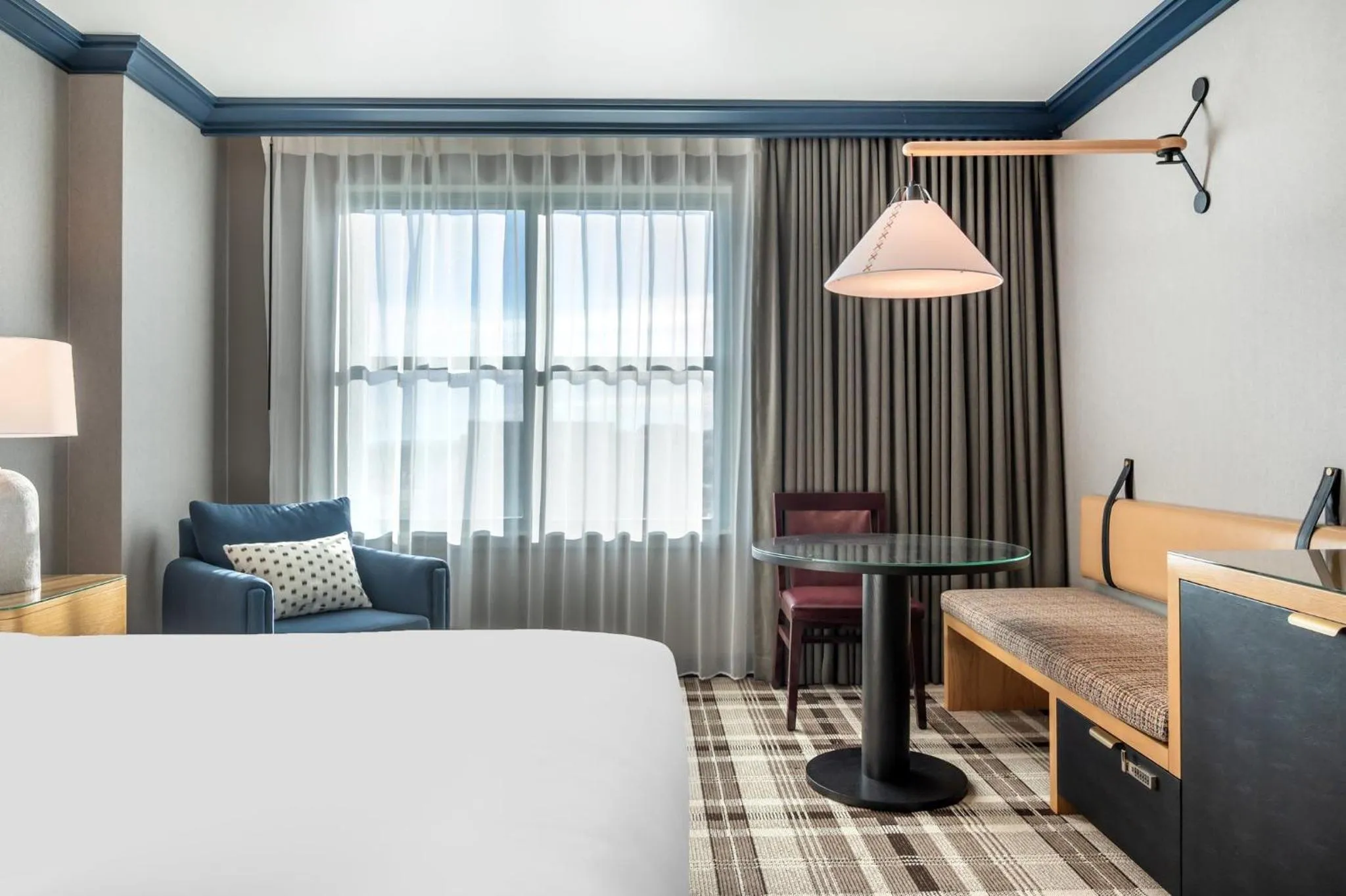 Photo of the whole room, Bed in Omni Interlocken Hotel