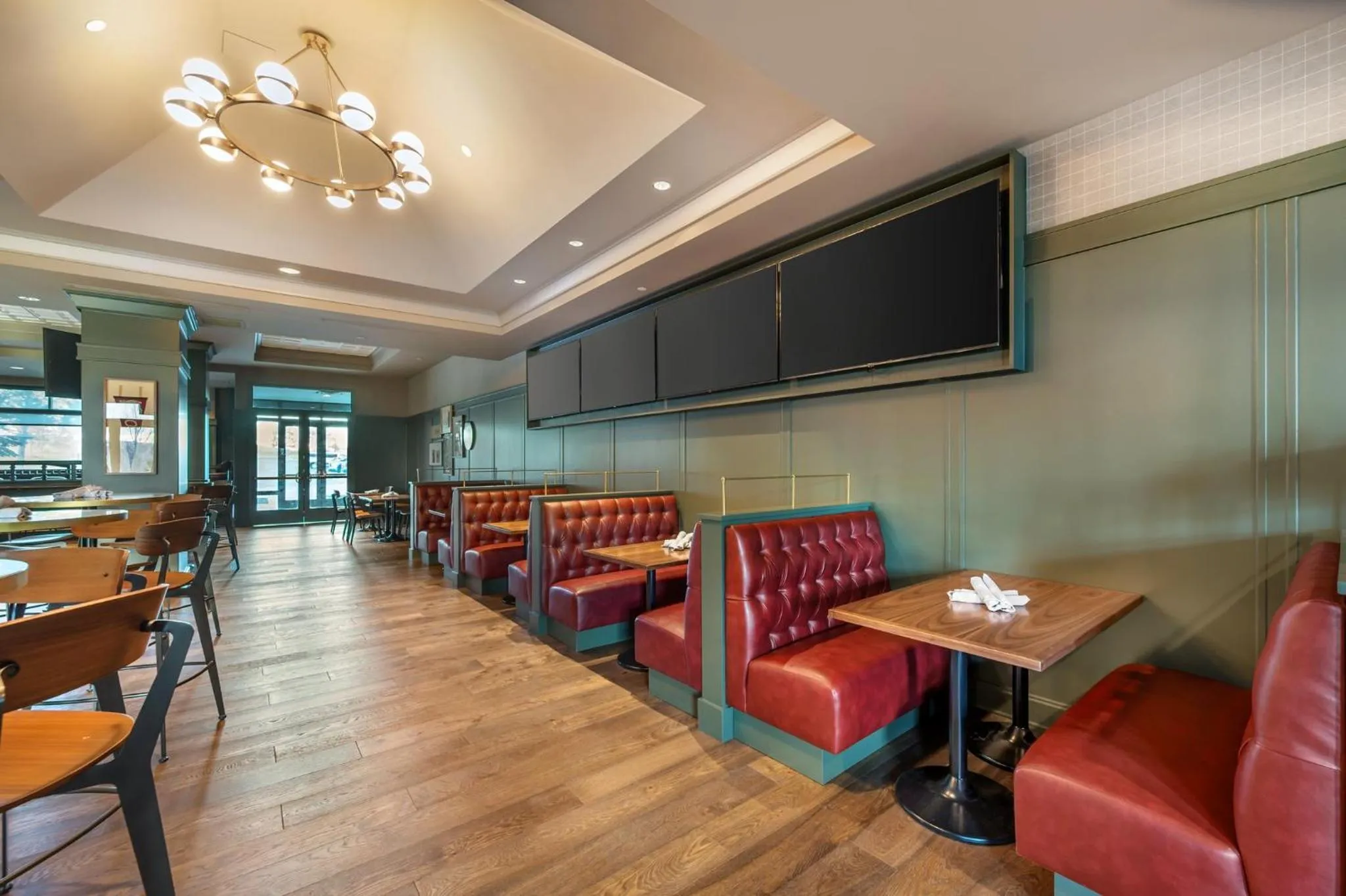 Restaurant/places to eat in Omni Interlocken Hotel