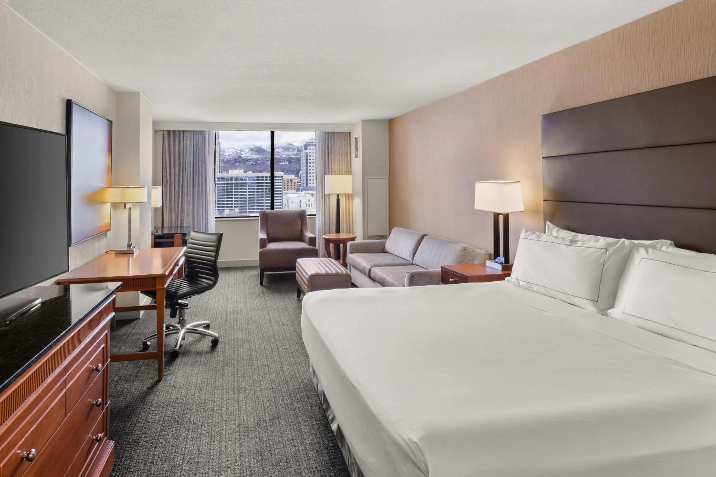 Bedroom, Bed in Hilton Salt Lake City Center