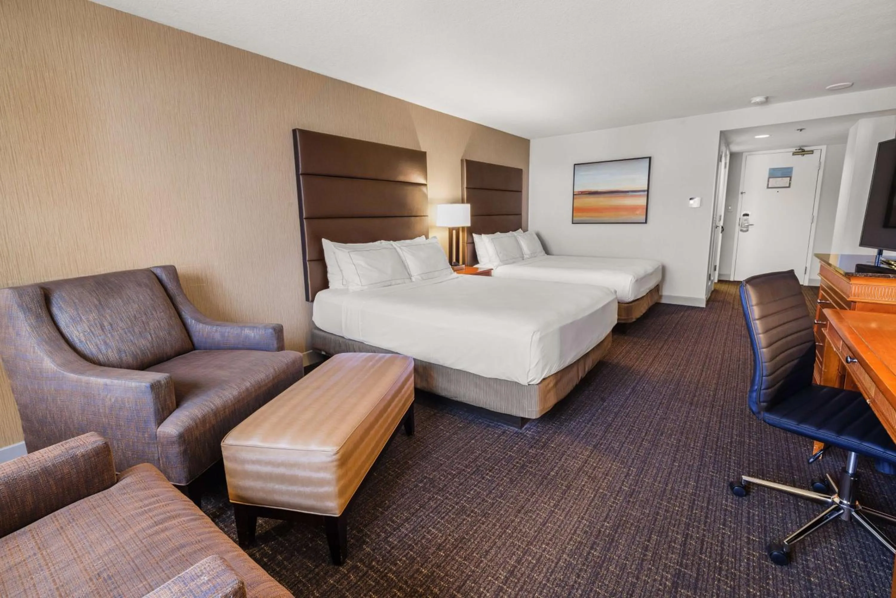 Living room, Bed in Hilton Salt Lake City Center