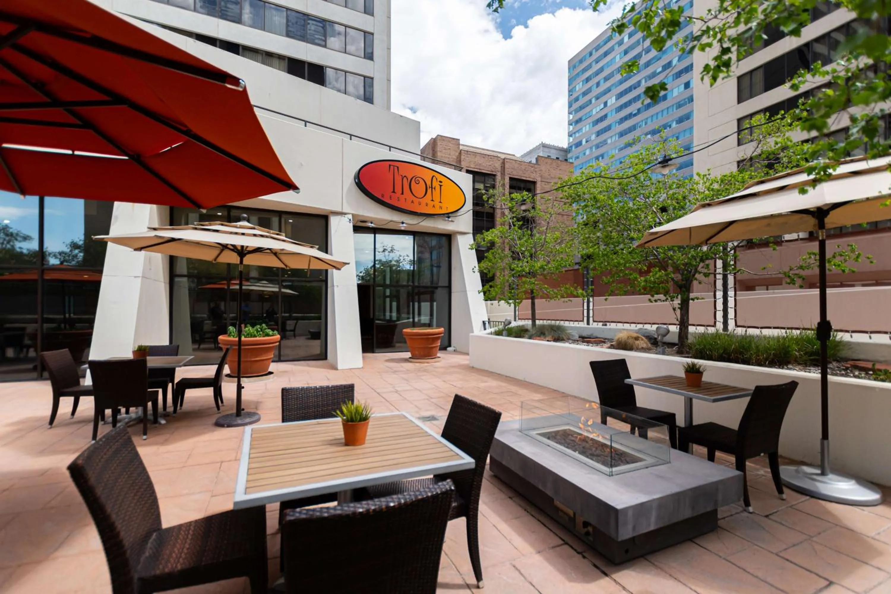 Restaurant/places to eat in Hilton Salt Lake City Center