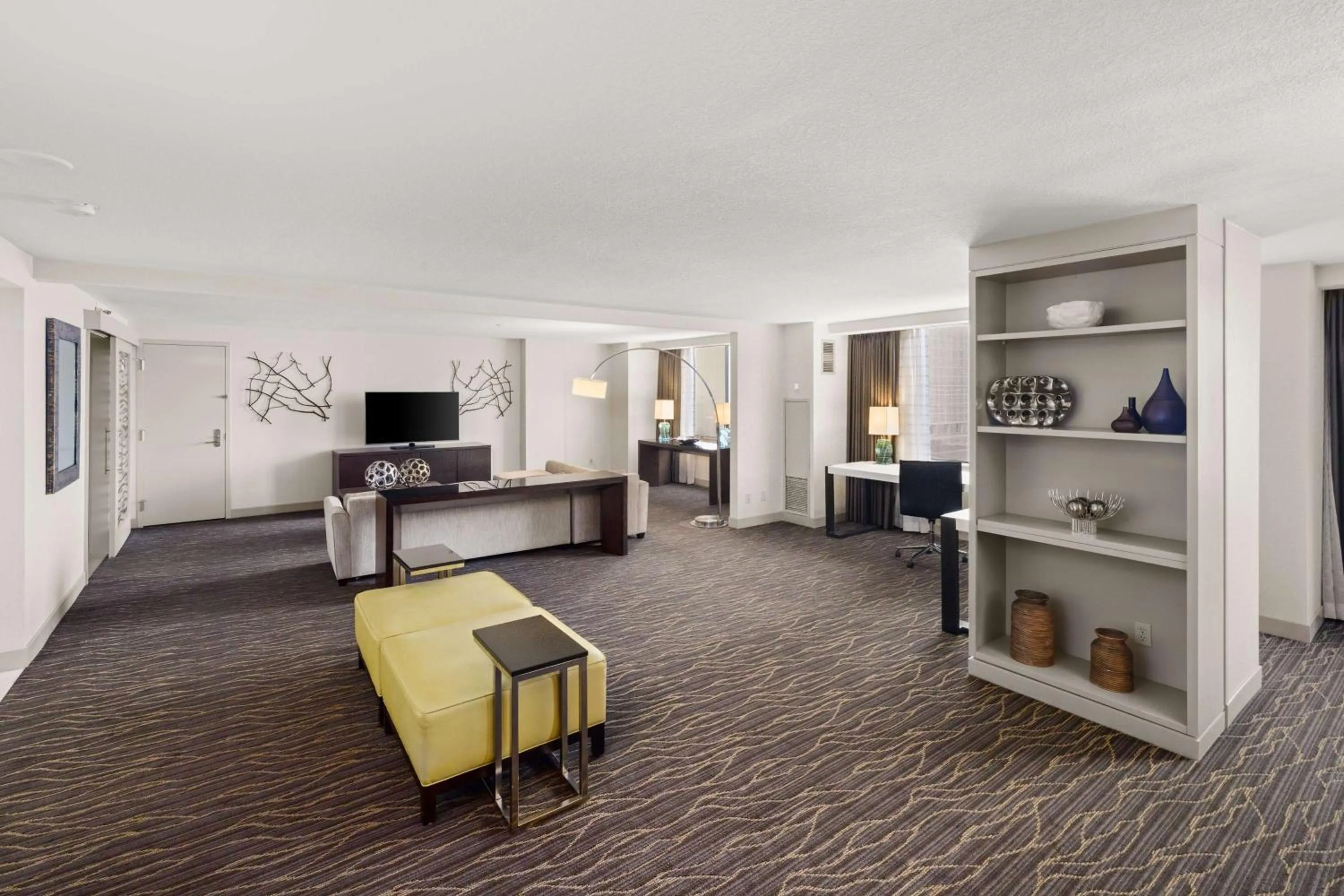 Living room in Hilton Salt Lake City Center