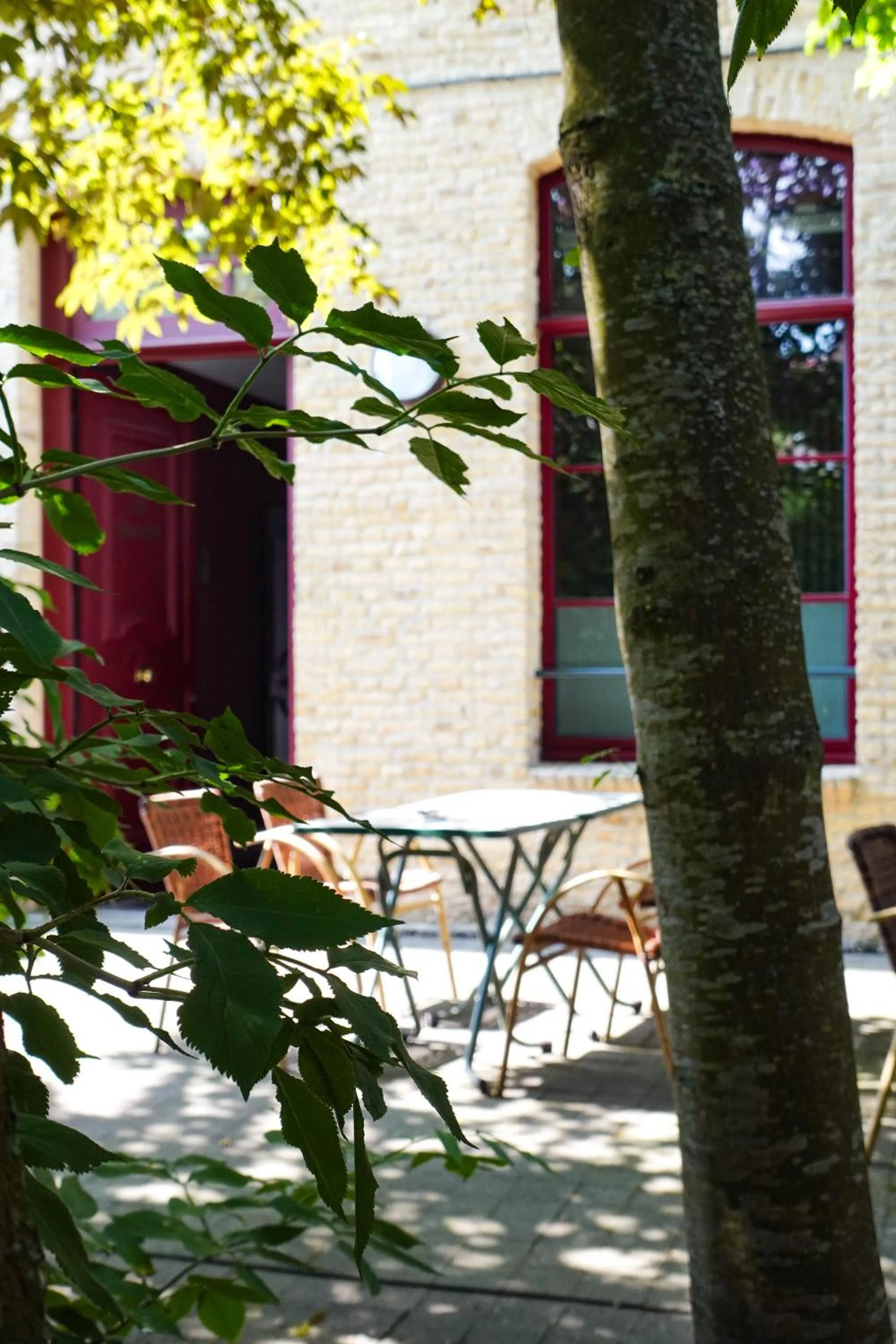 Patio in Hôtel - Restaurant Au Tonnelier