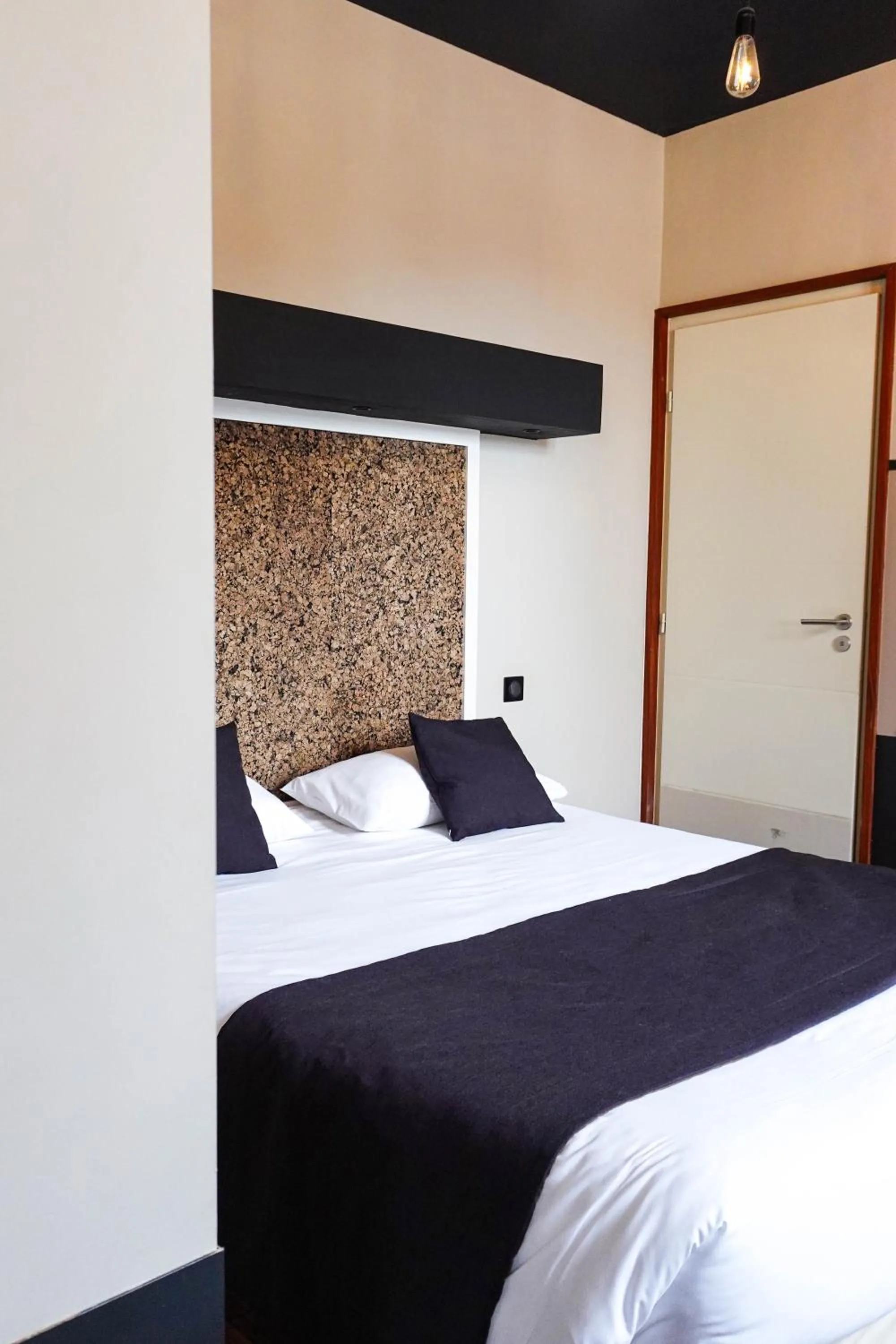 Bedroom, Bed in Hôtel - Restaurant Au Tonnelier