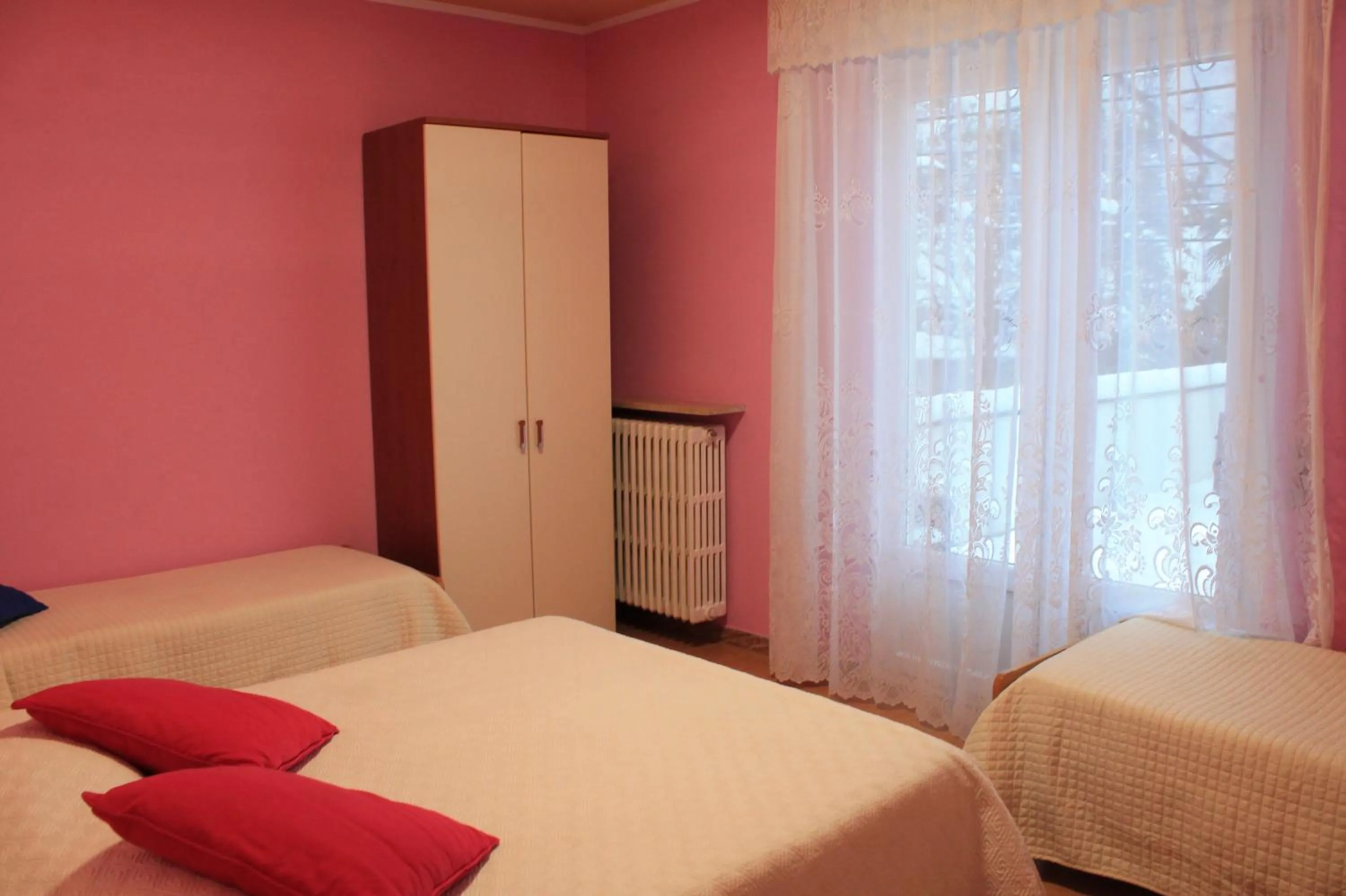 Day, Bed in Albergo Paradiso