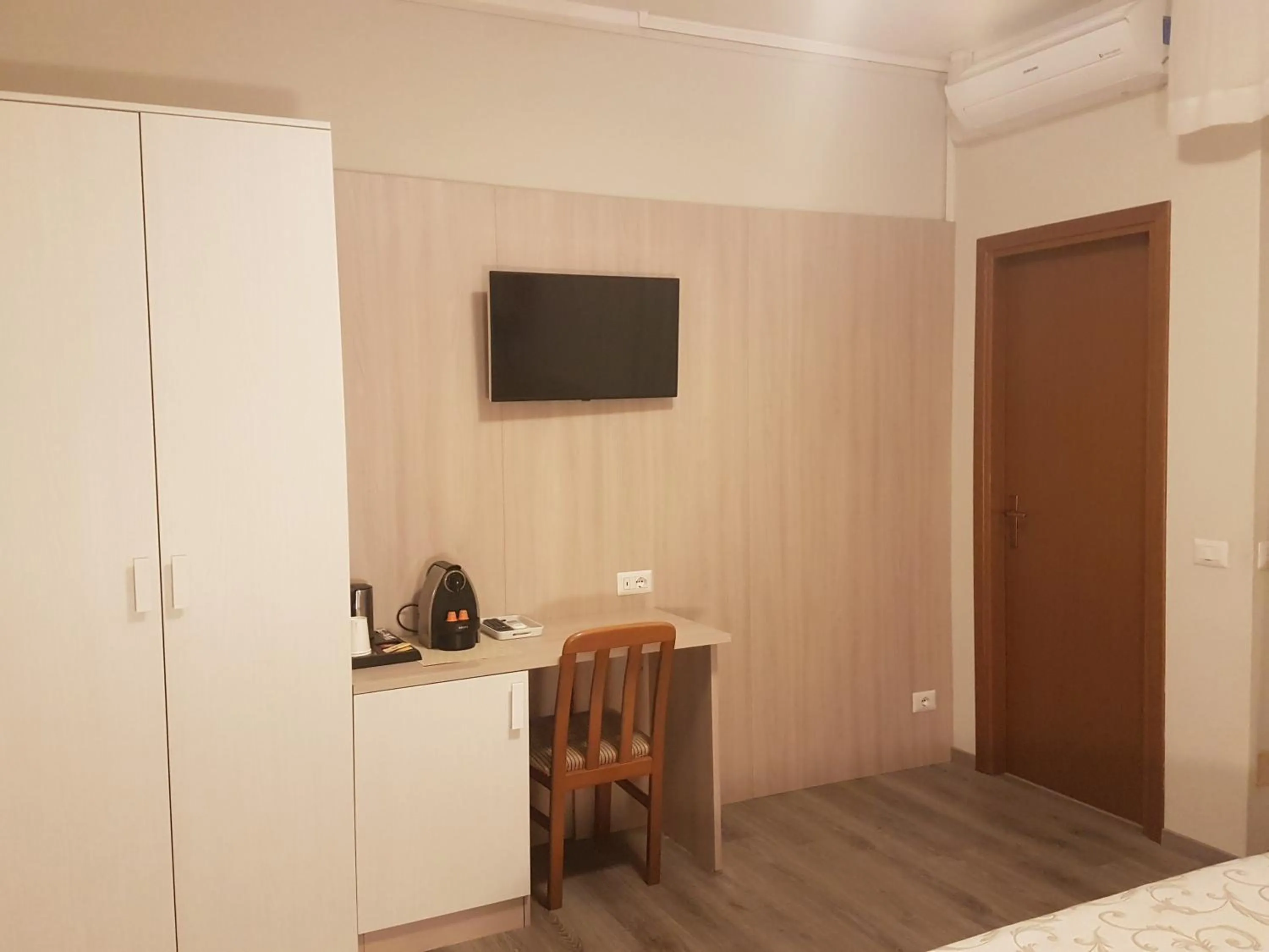 TV and multimedia in Albergo Paradiso