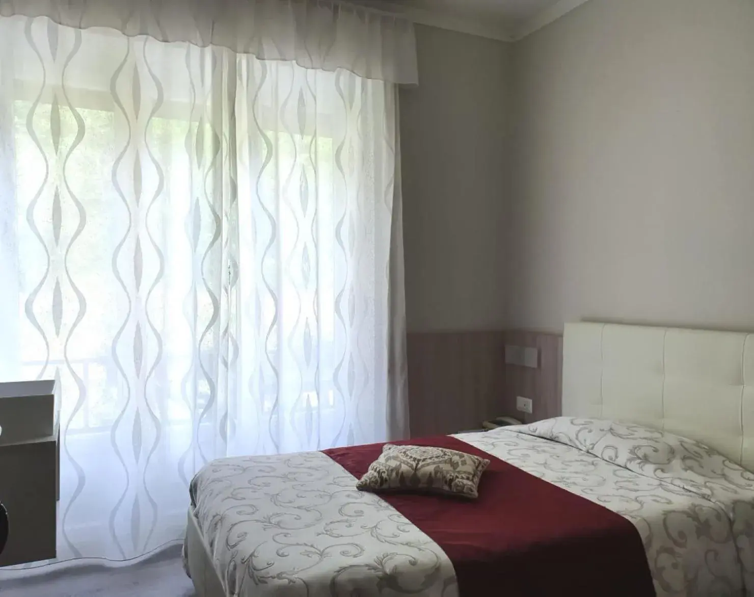 Single Room with Private External Bathroom in Albergo Paradiso Single Room with Private External Bathroom in Albergo Paradiso