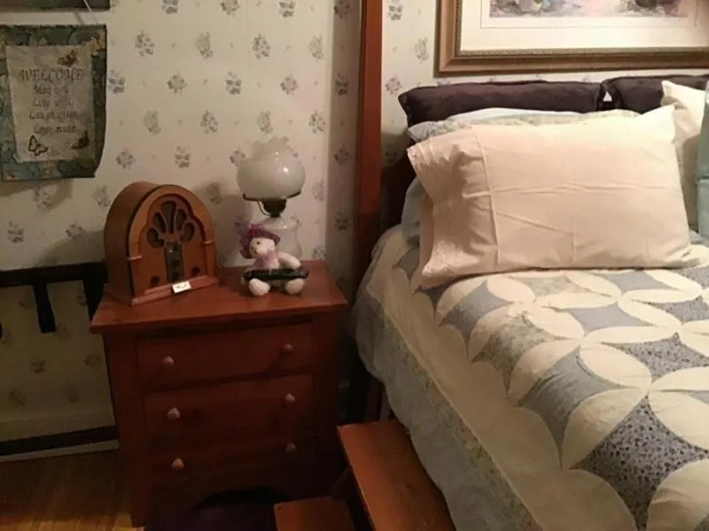 Bed in Brookview Manor Inn