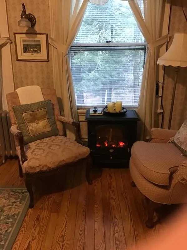 Seating area in Brookview Manor Inn