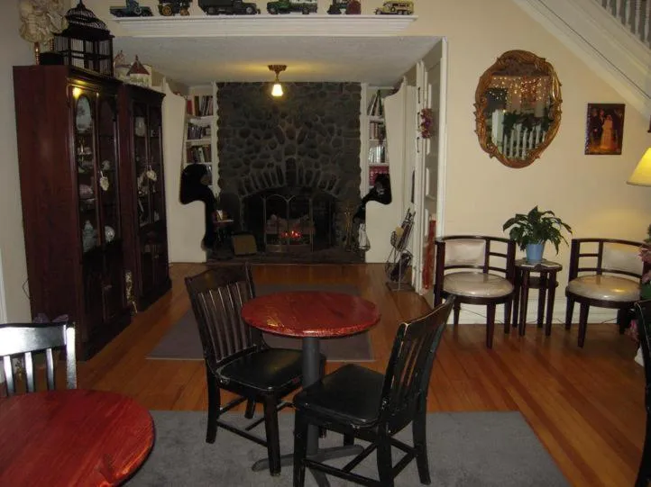 Lounge or bar in Brookview Manor Inn