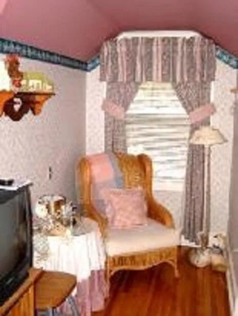 Seating area in Brookview Manor Inn