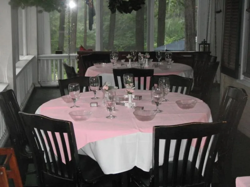Restaurant/places to eat in Brookview Manor Inn