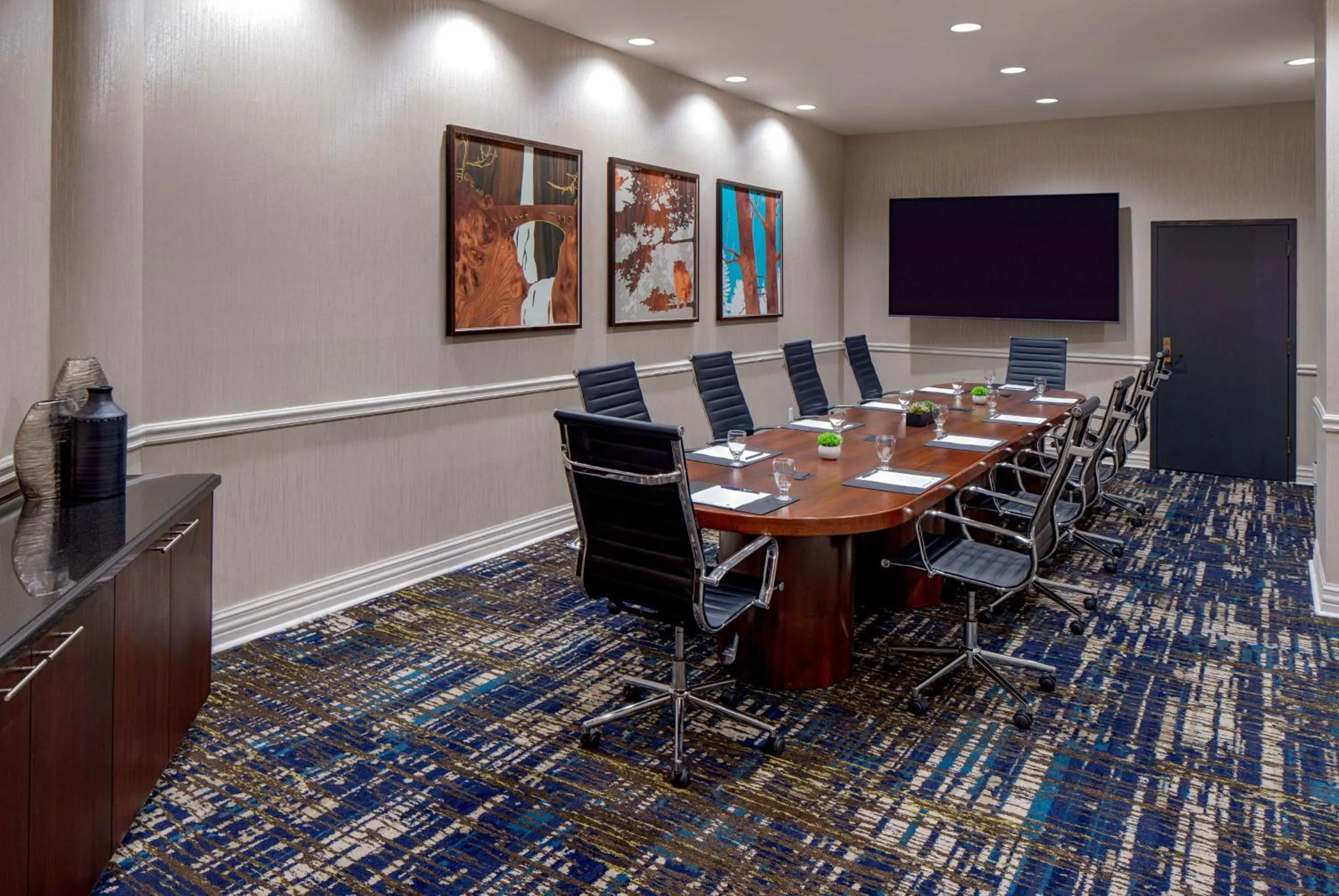 Meeting/conference room in Doubletree Suites by Hilton Salt Lake City