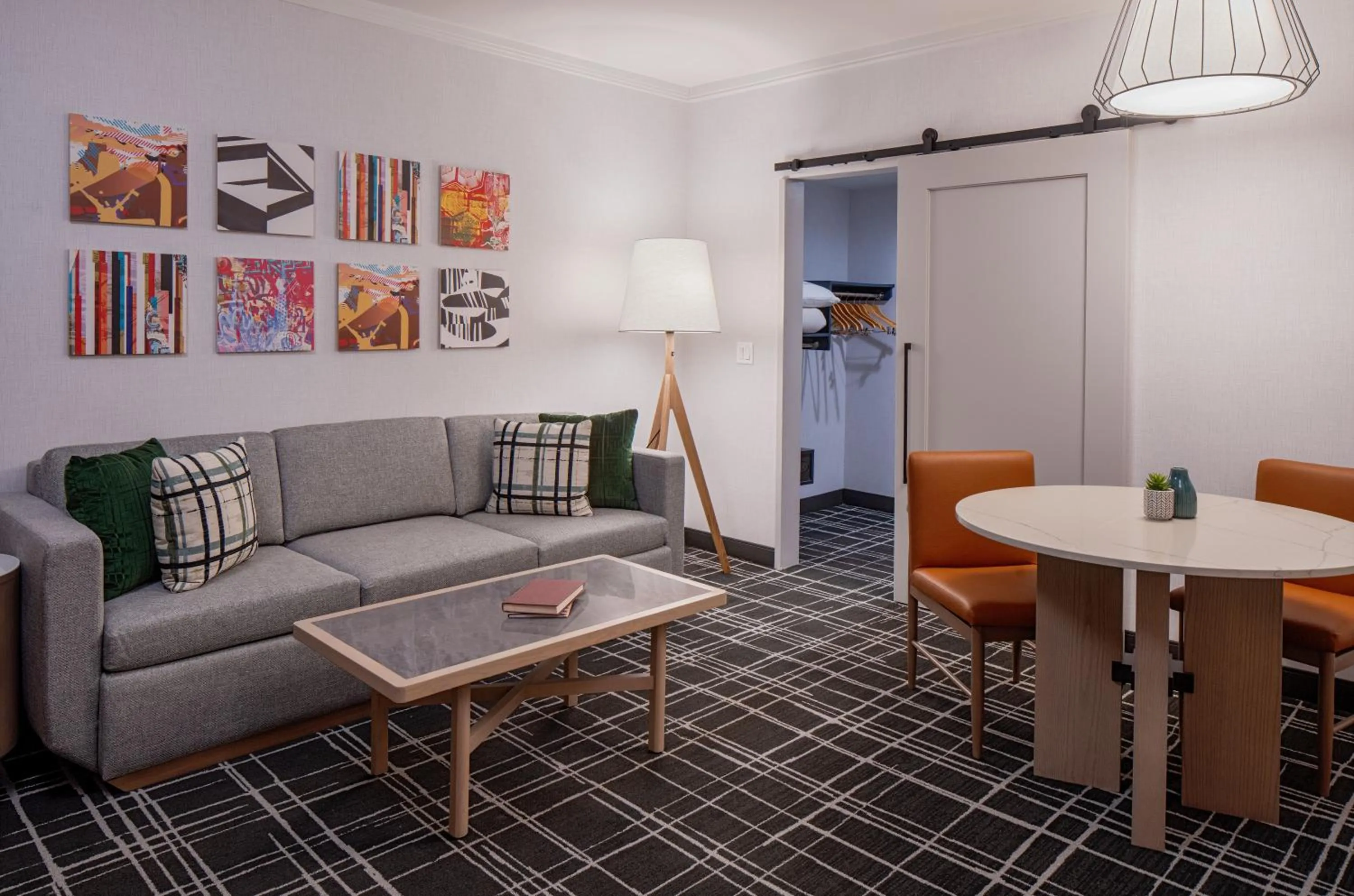 Living room in Doubletree Suites by Hilton Salt Lake City