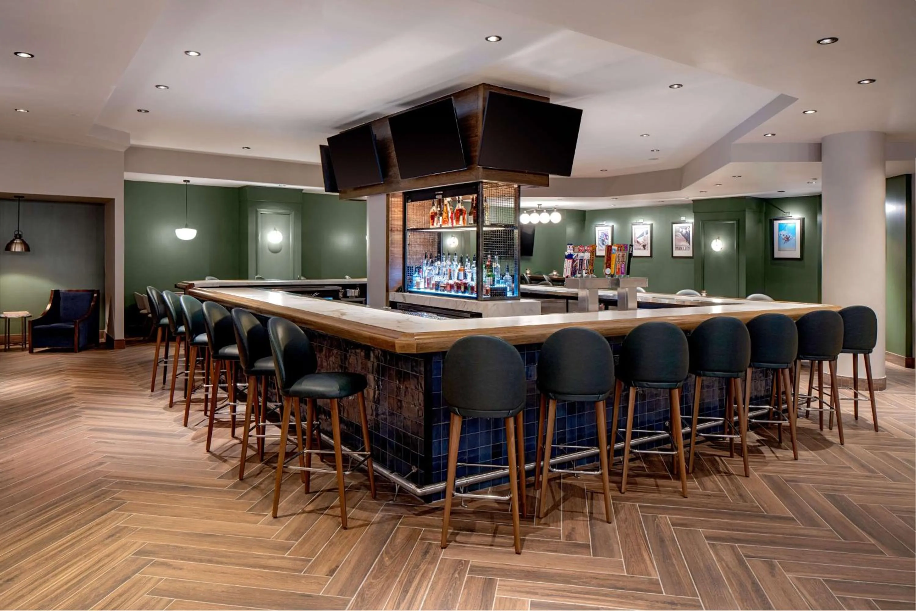 Lounge or bar in Doubletree Suites by Hilton Salt Lake City