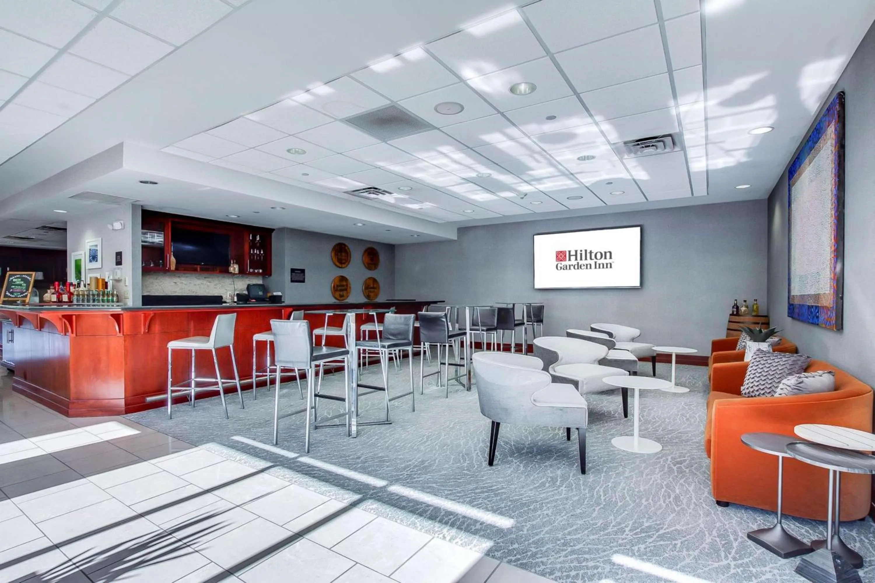 Lounge or bar in Hilton Garden Inn Louisville-Northeast