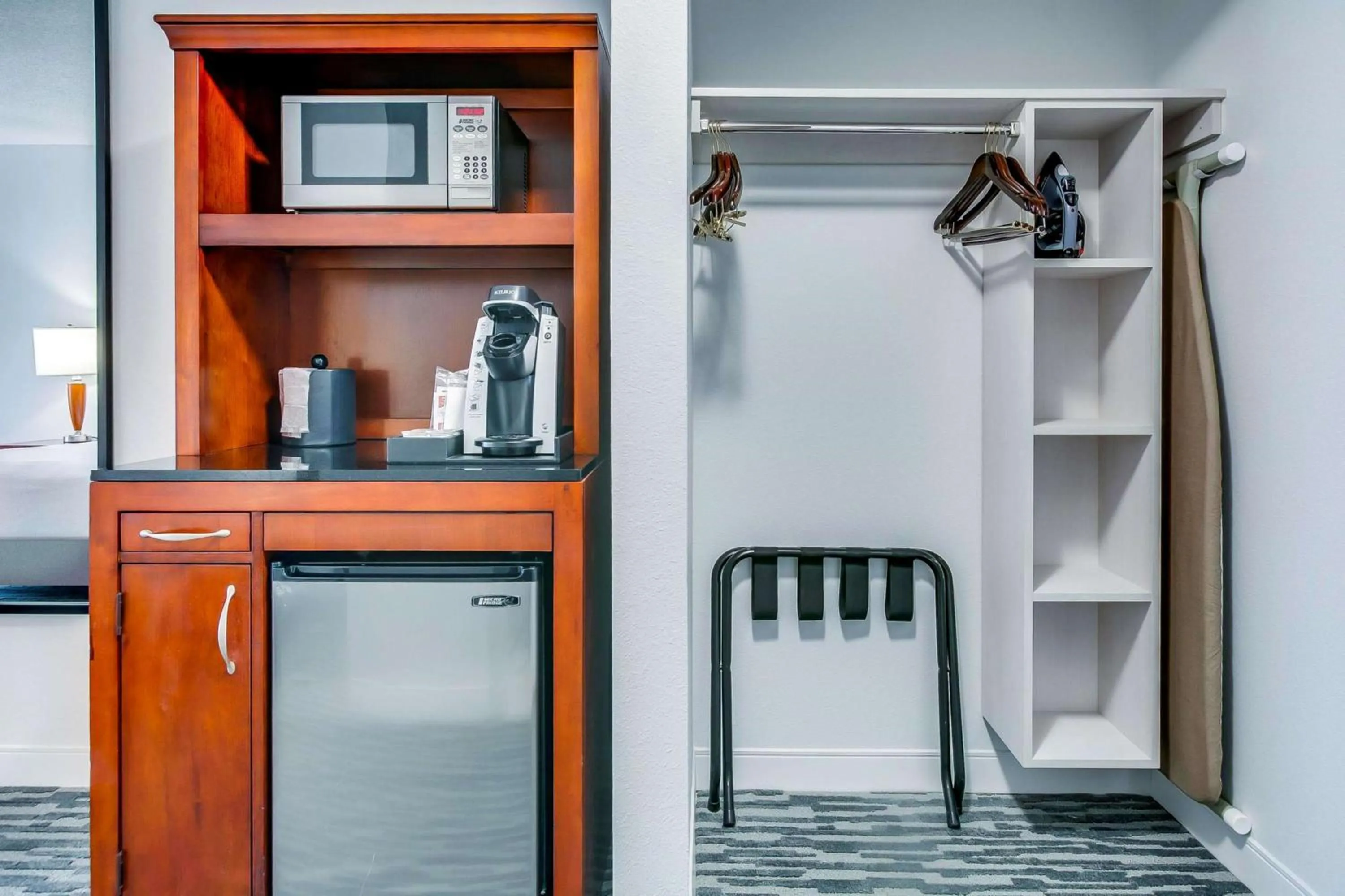 Photo of the whole room in Hilton Garden Inn Louisville-Northeast