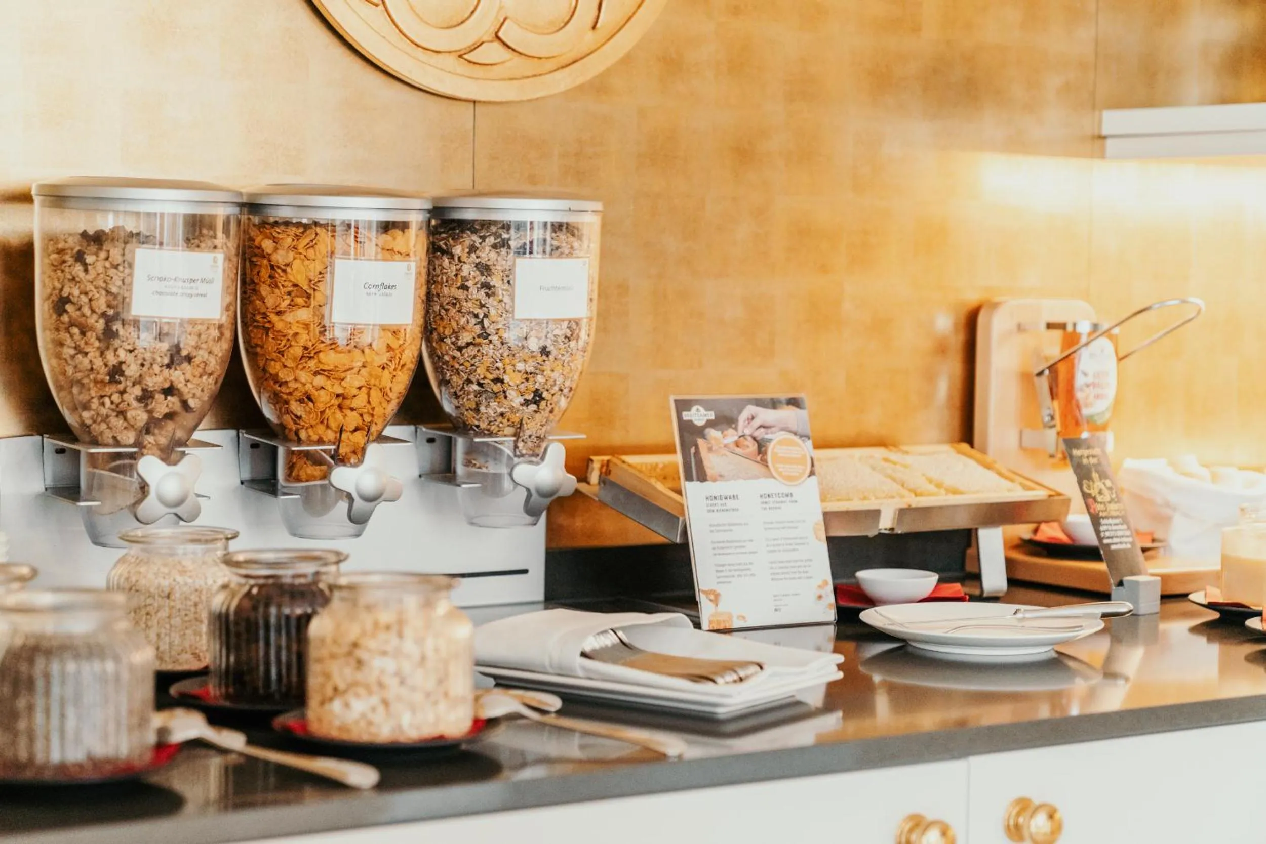 Breakfast in EMICH´S Hotel