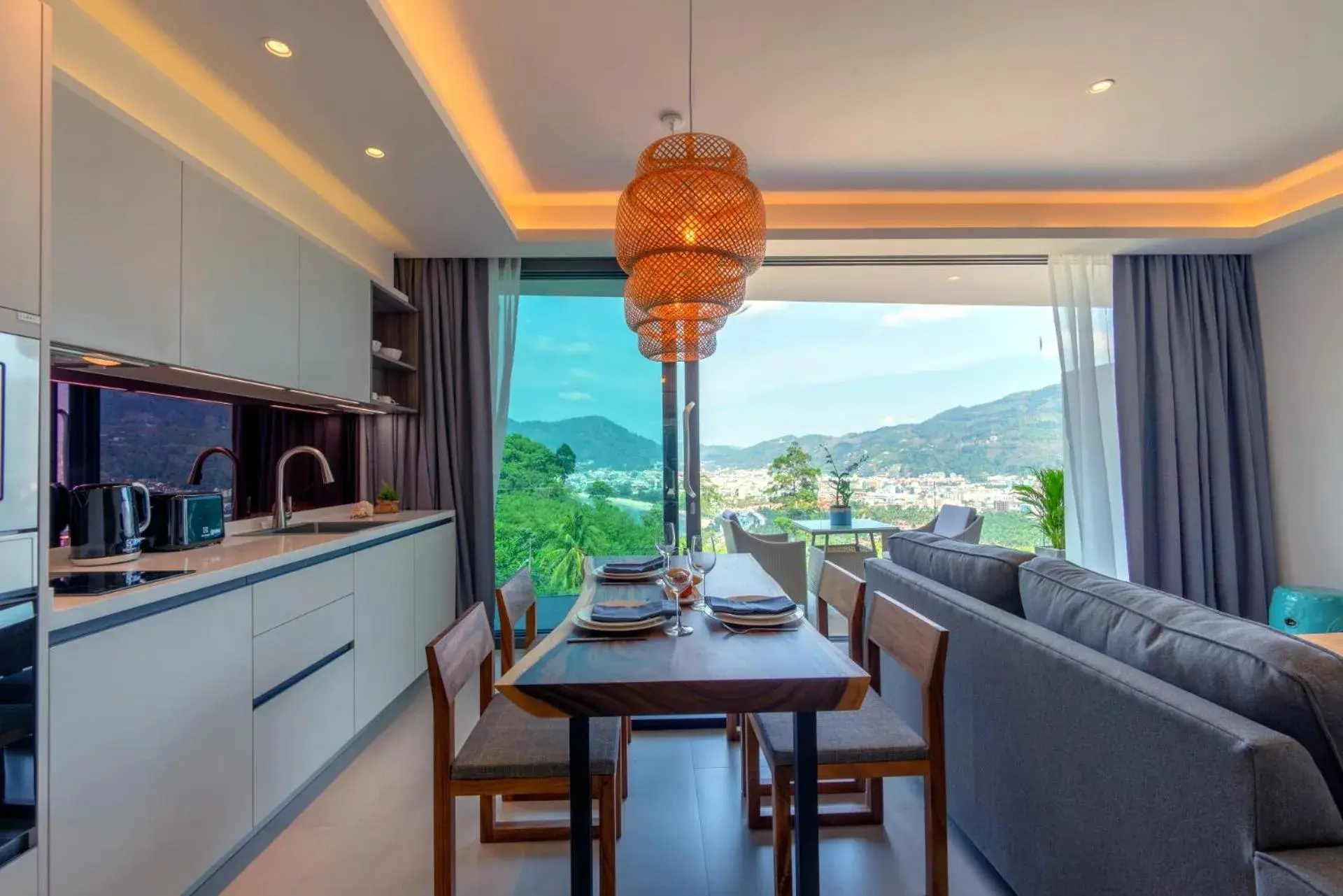 Suite with Sea View in Patong Heights Suite with Sea View in Patong Heights