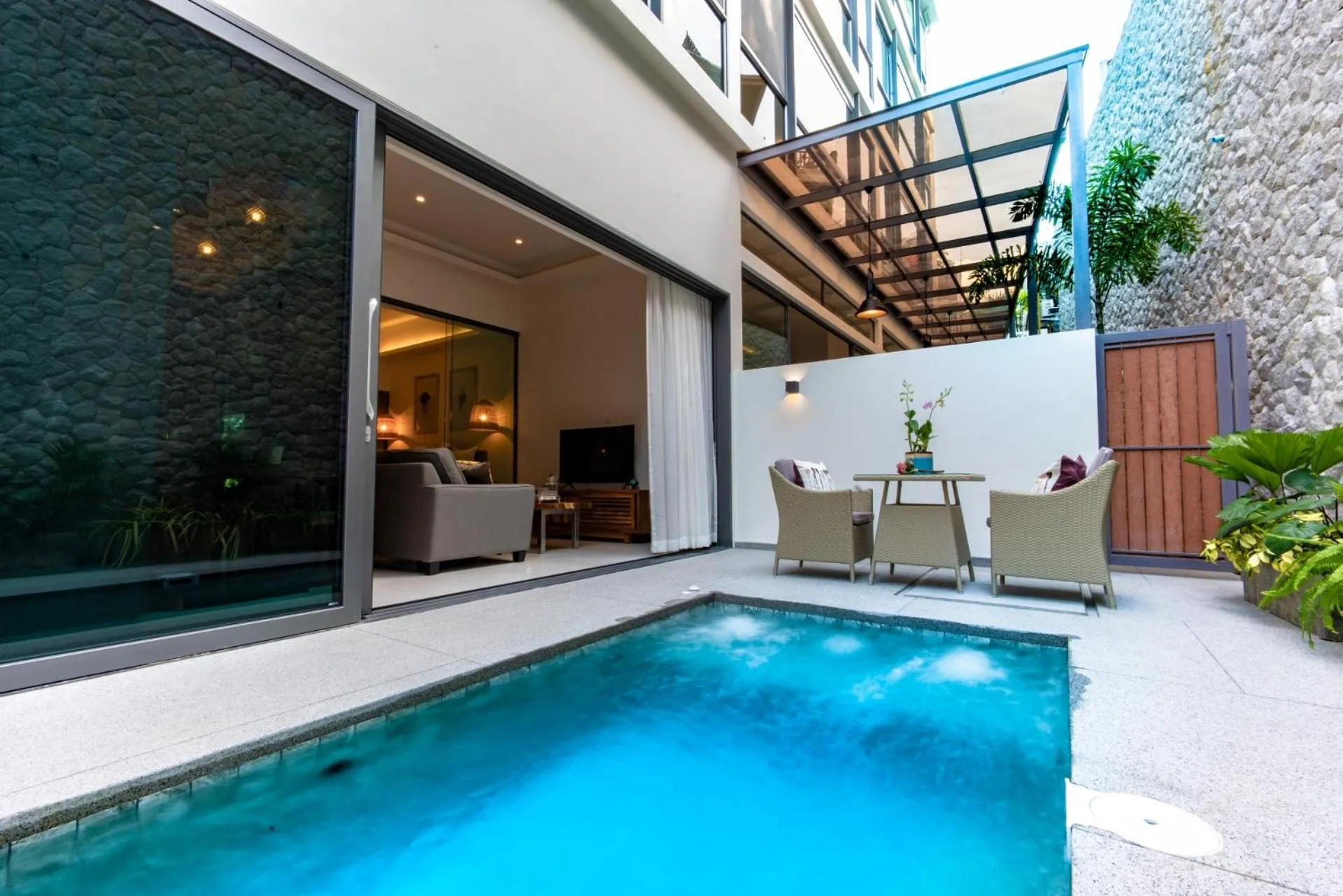 Swimming pool in Patong Heights