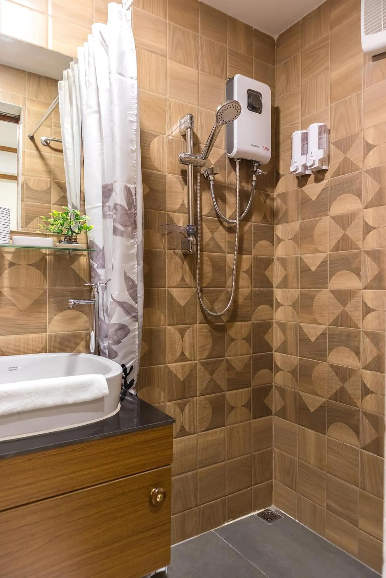 Shower in Suthep Home & Hostel