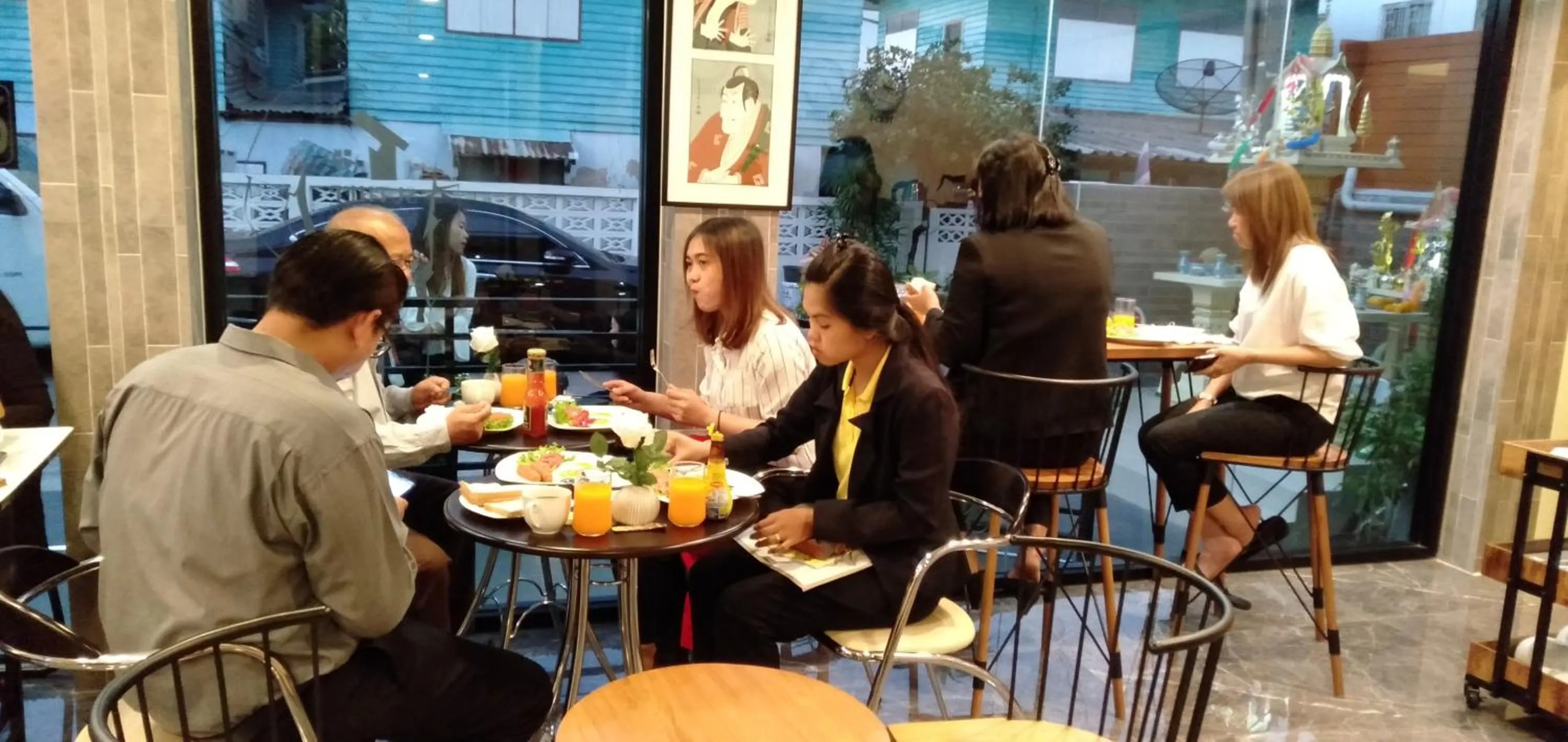 American breakfast in Suthep Home & Hostel