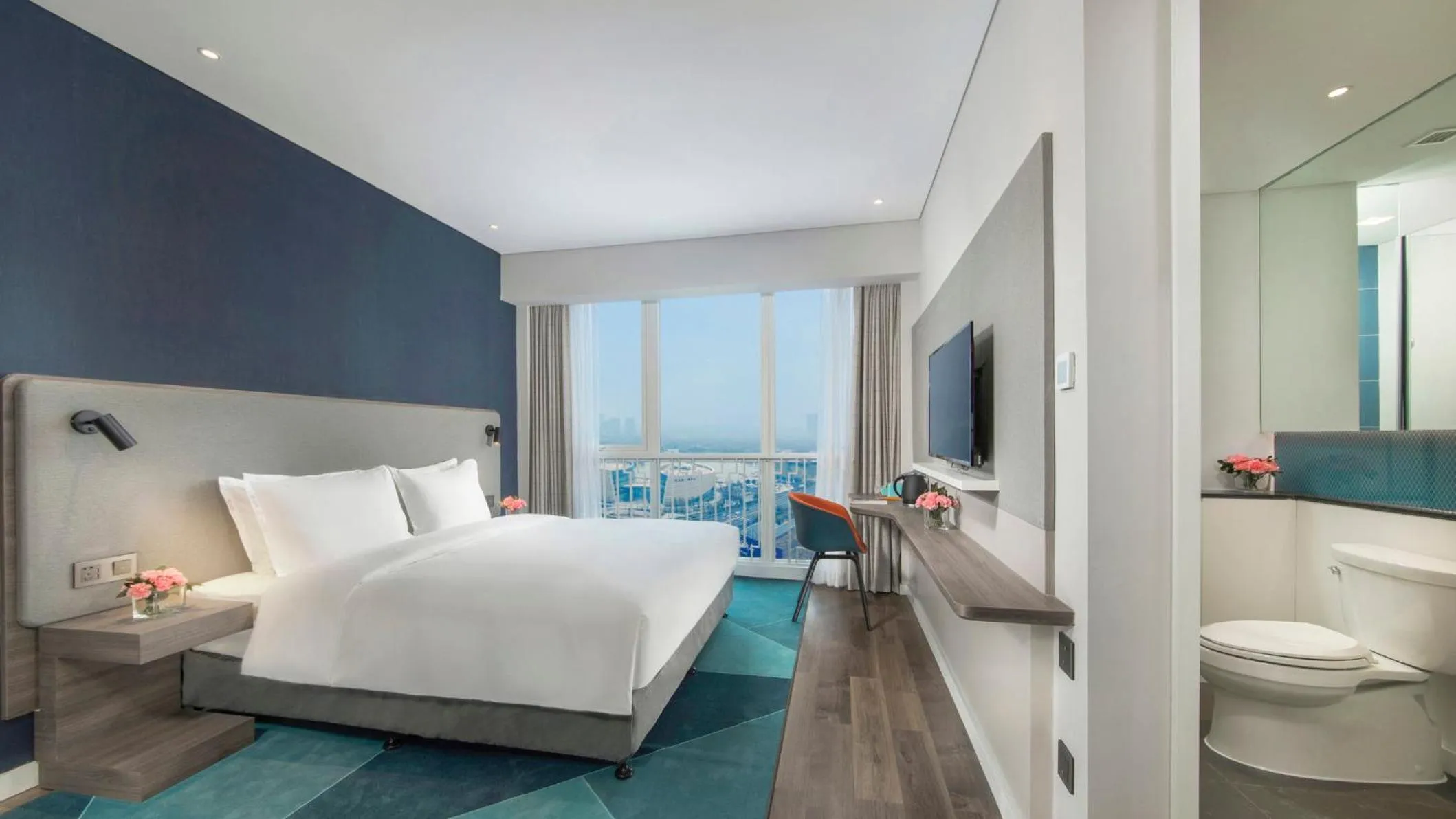 Photo of the whole room, Bed in Holiday Inn Express Liyang Huafu by IHG