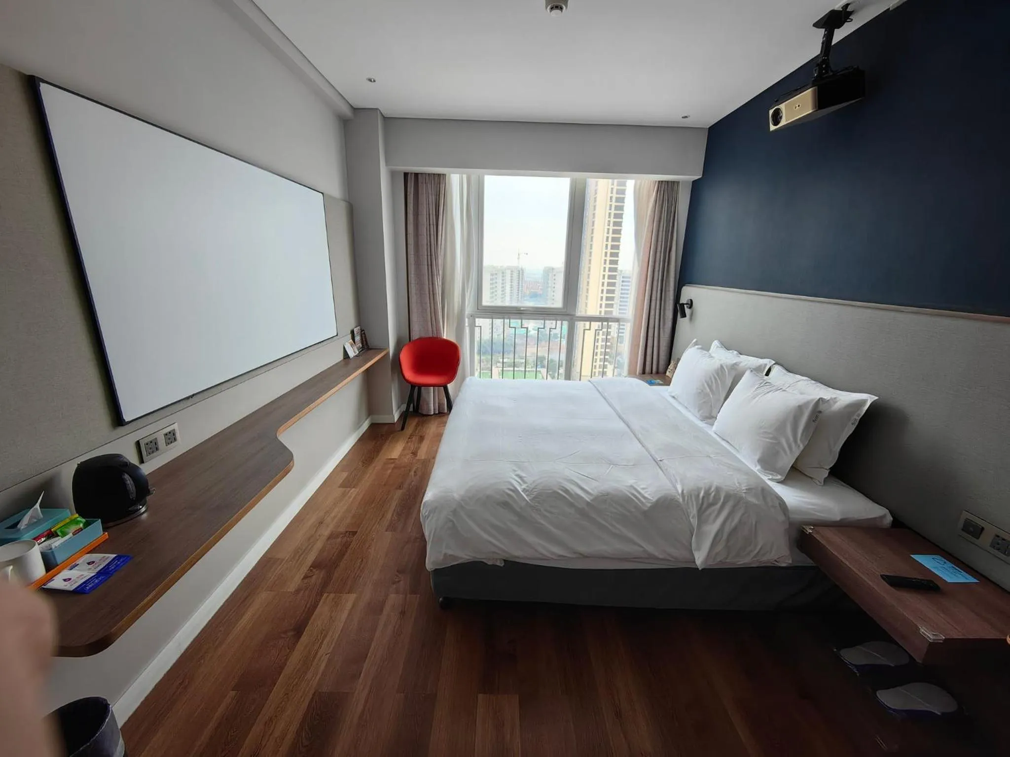 Photo of the whole room, Bed in Holiday Inn Express Liyang Huafu by IHG