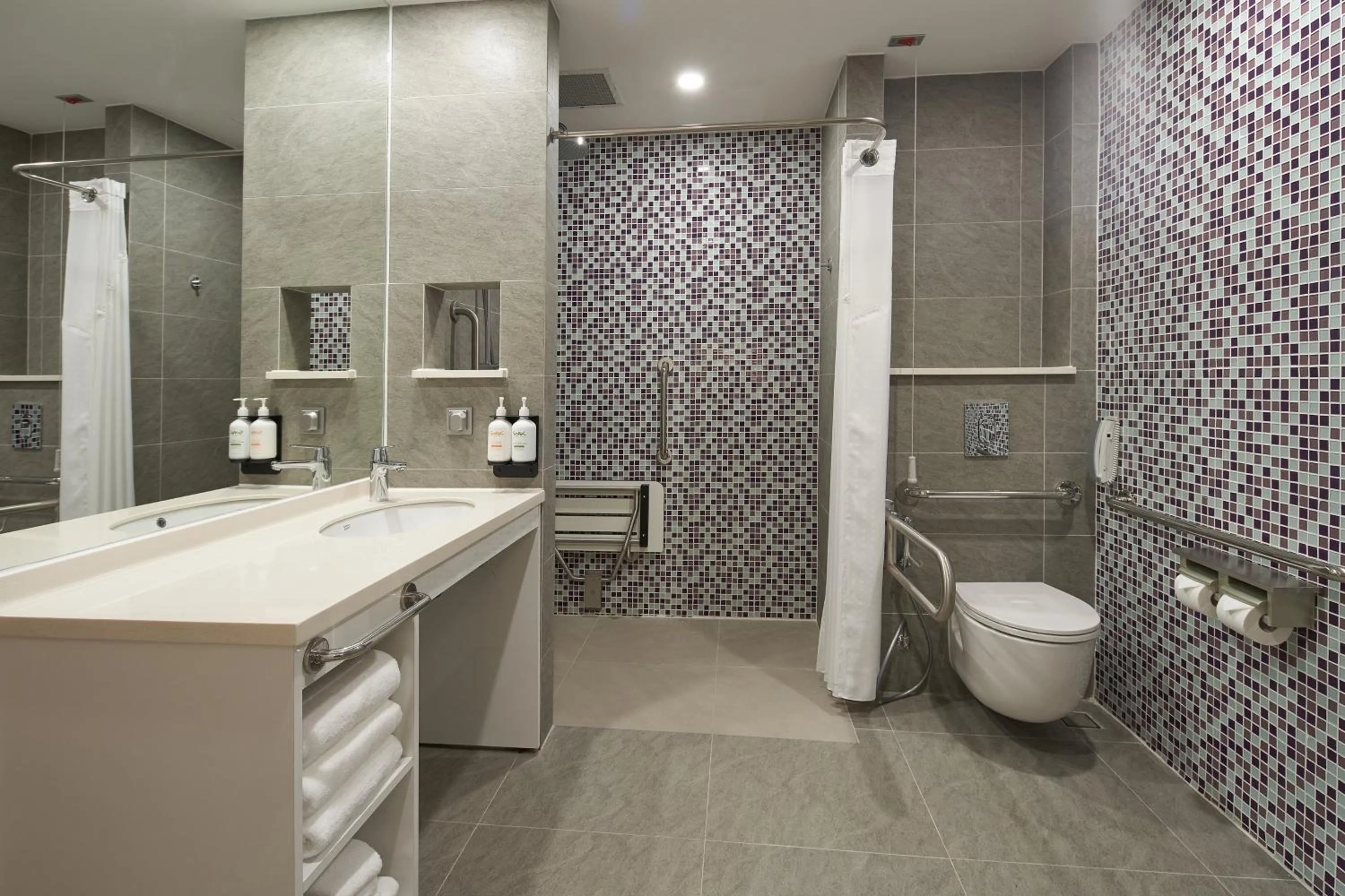 Bathroom in Holiday Inn & Suites Saigon Airport by IHG