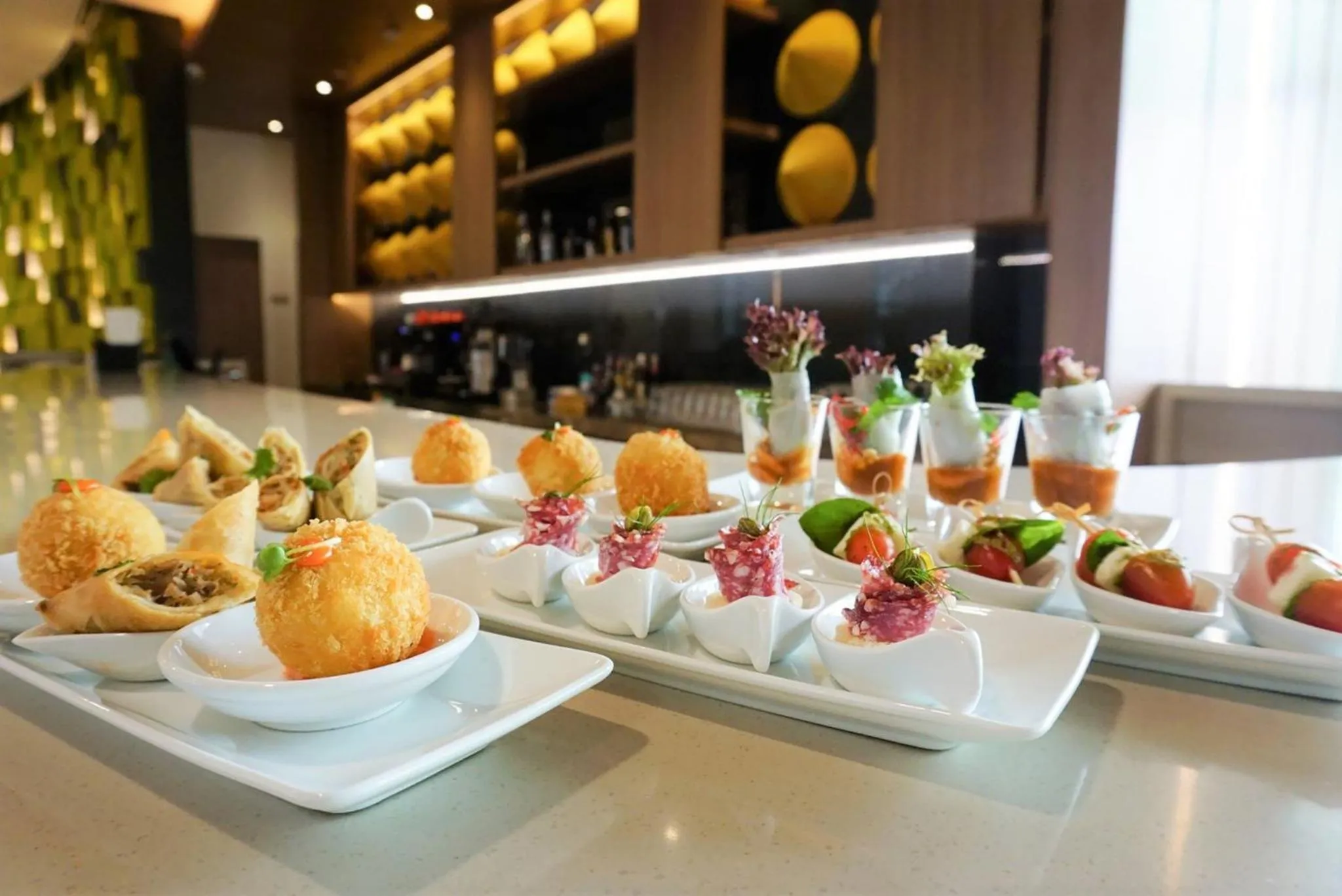 Lounge or bar in Holiday Inn & Suites Saigon Airport by IHG