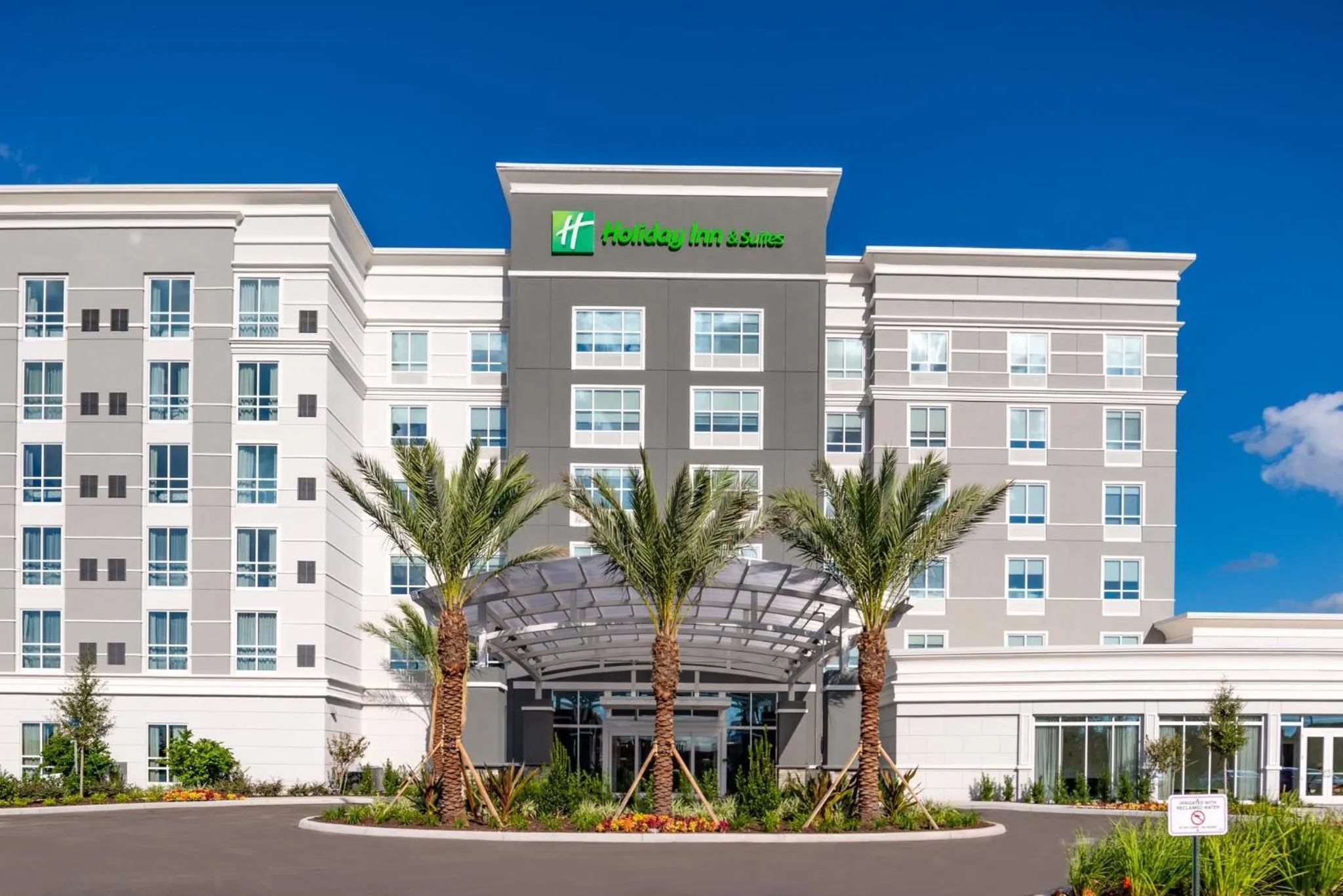 Property building in Holiday Inn & Suites Orlando - I-Drive - Theme Parks by IHG
