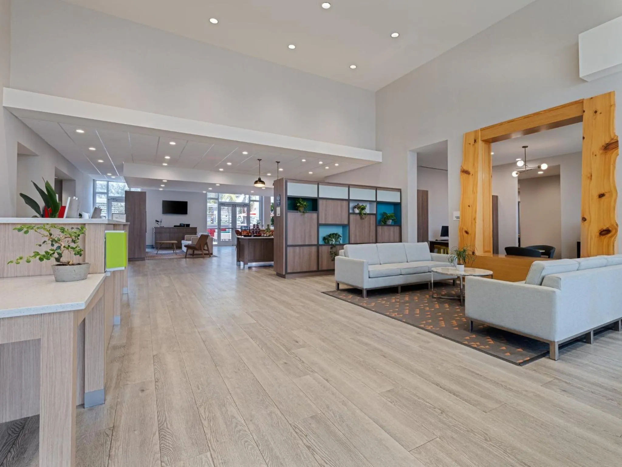 Property building in Holiday Inn & Suites Orlando - I-Drive - Theme Parks by IHG