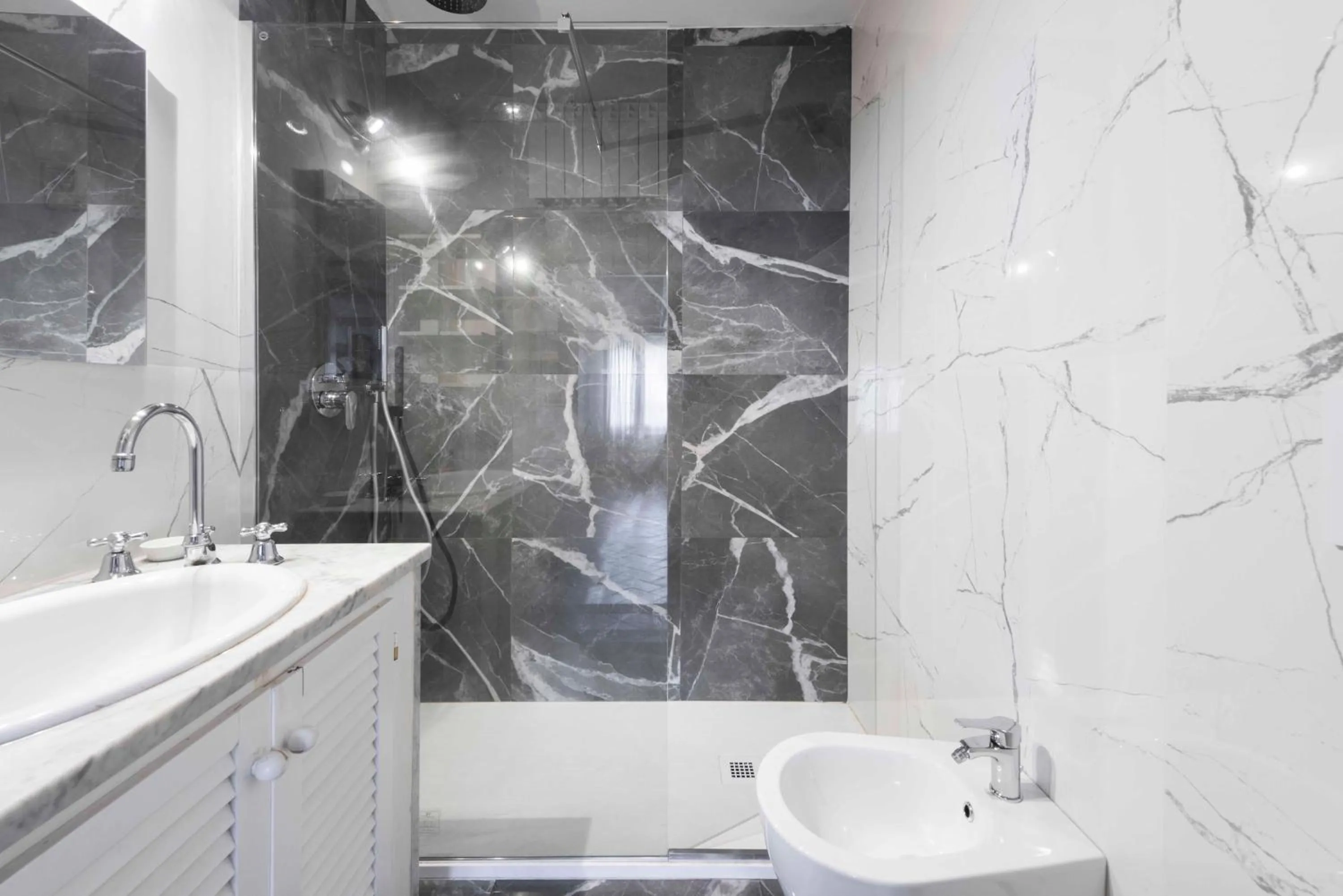 Bathroom in San Niccolò Loft by Mmega