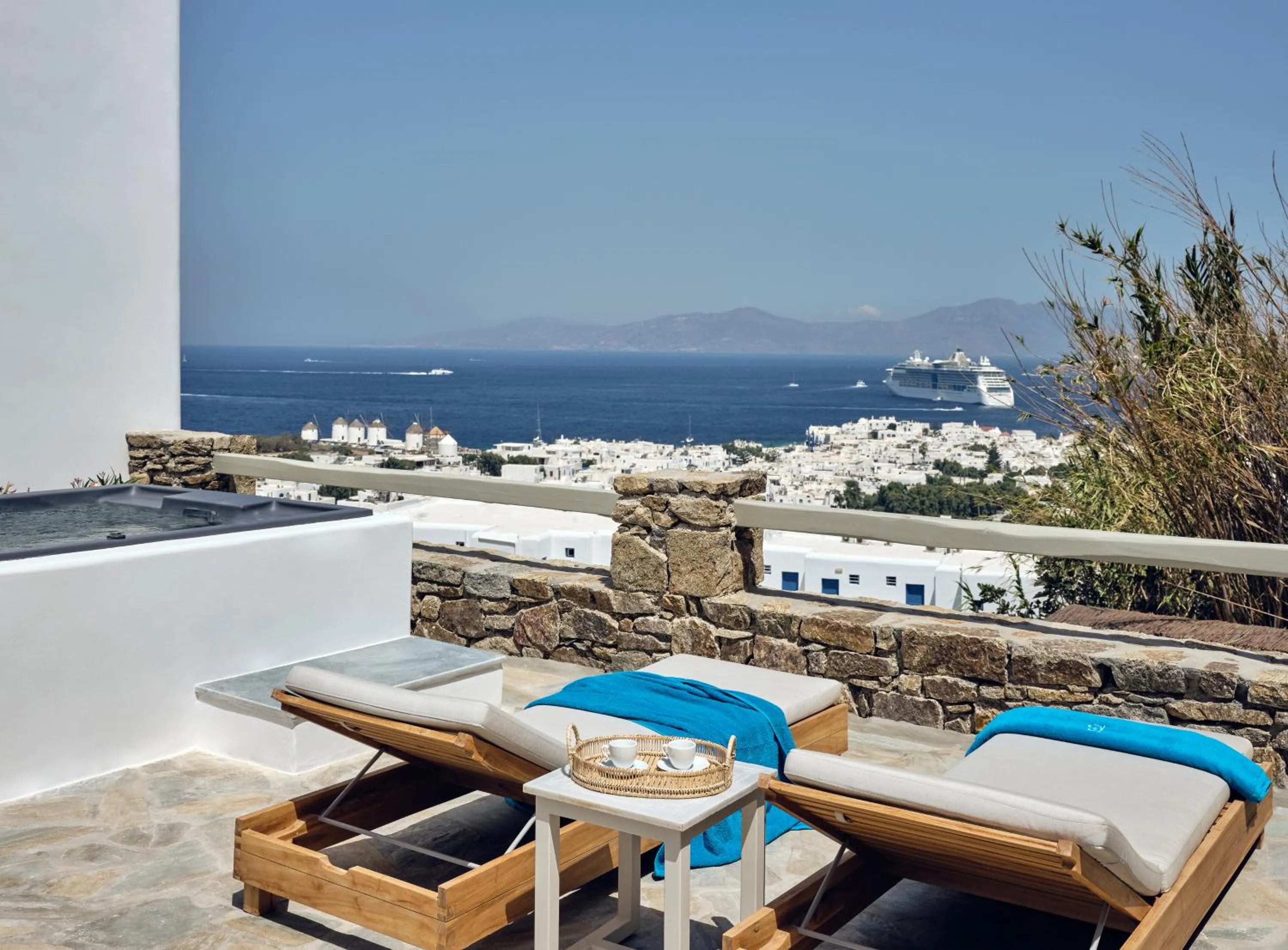 Patio in Belvedere Mykonos - Hilltop Rooms & Suites - The Leading Hotels of the World