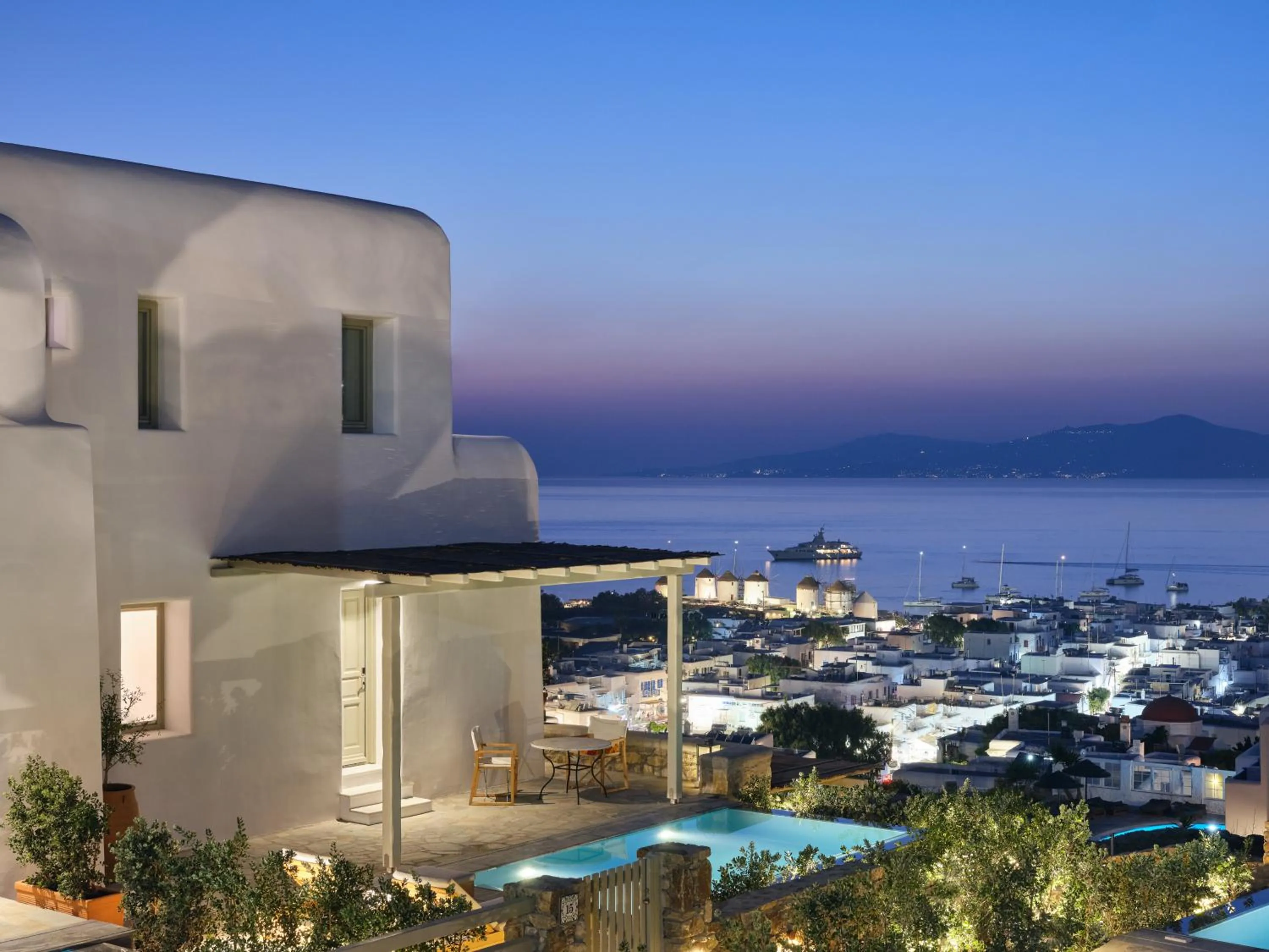 Night in Belvedere Mykonos - Hilltop Rooms & Suites - The Leading Hotels of the World