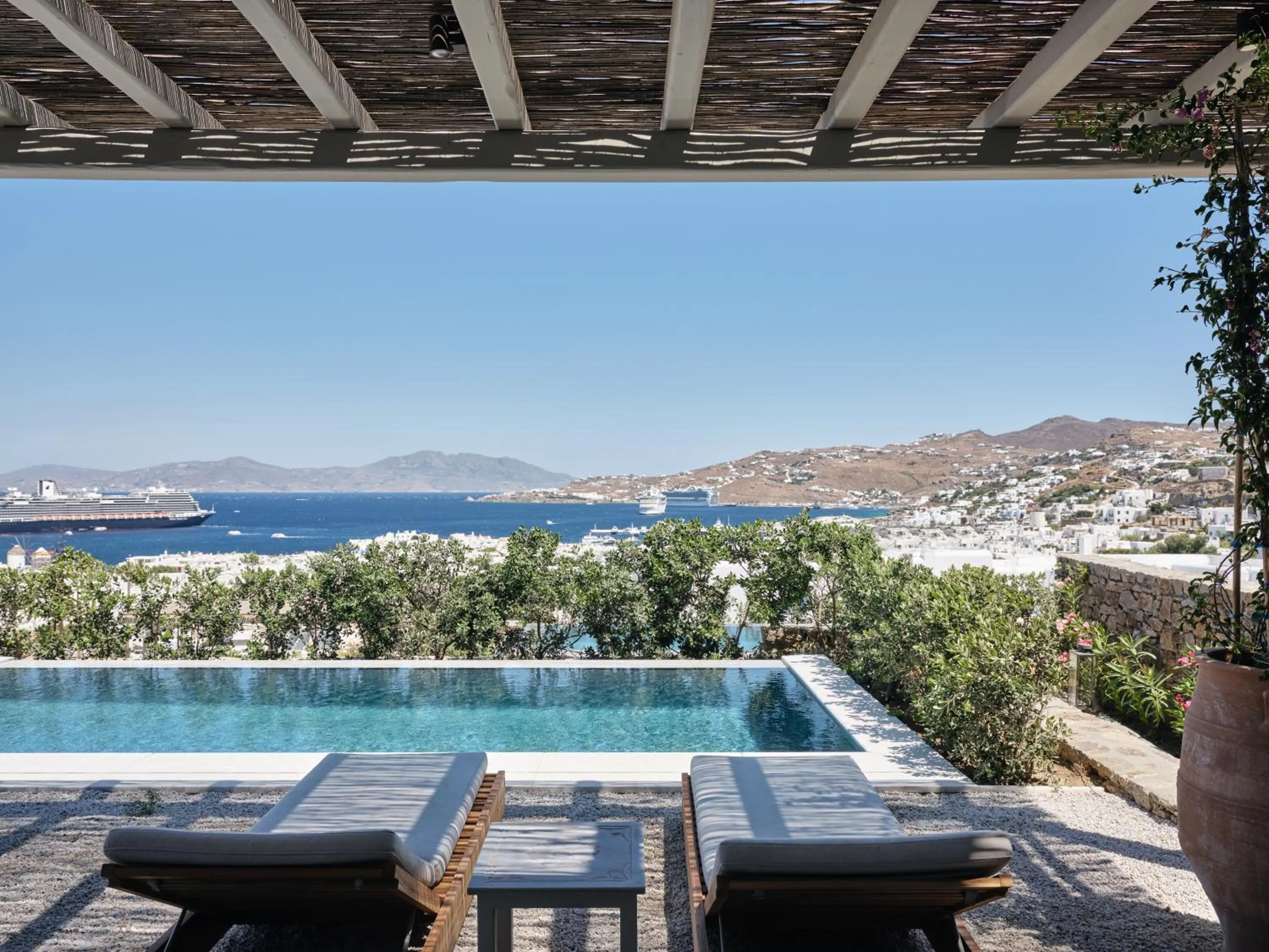 Sea view in Belvedere Mykonos - Hilltop Rooms & Suites - The Leading Hotels of the World
