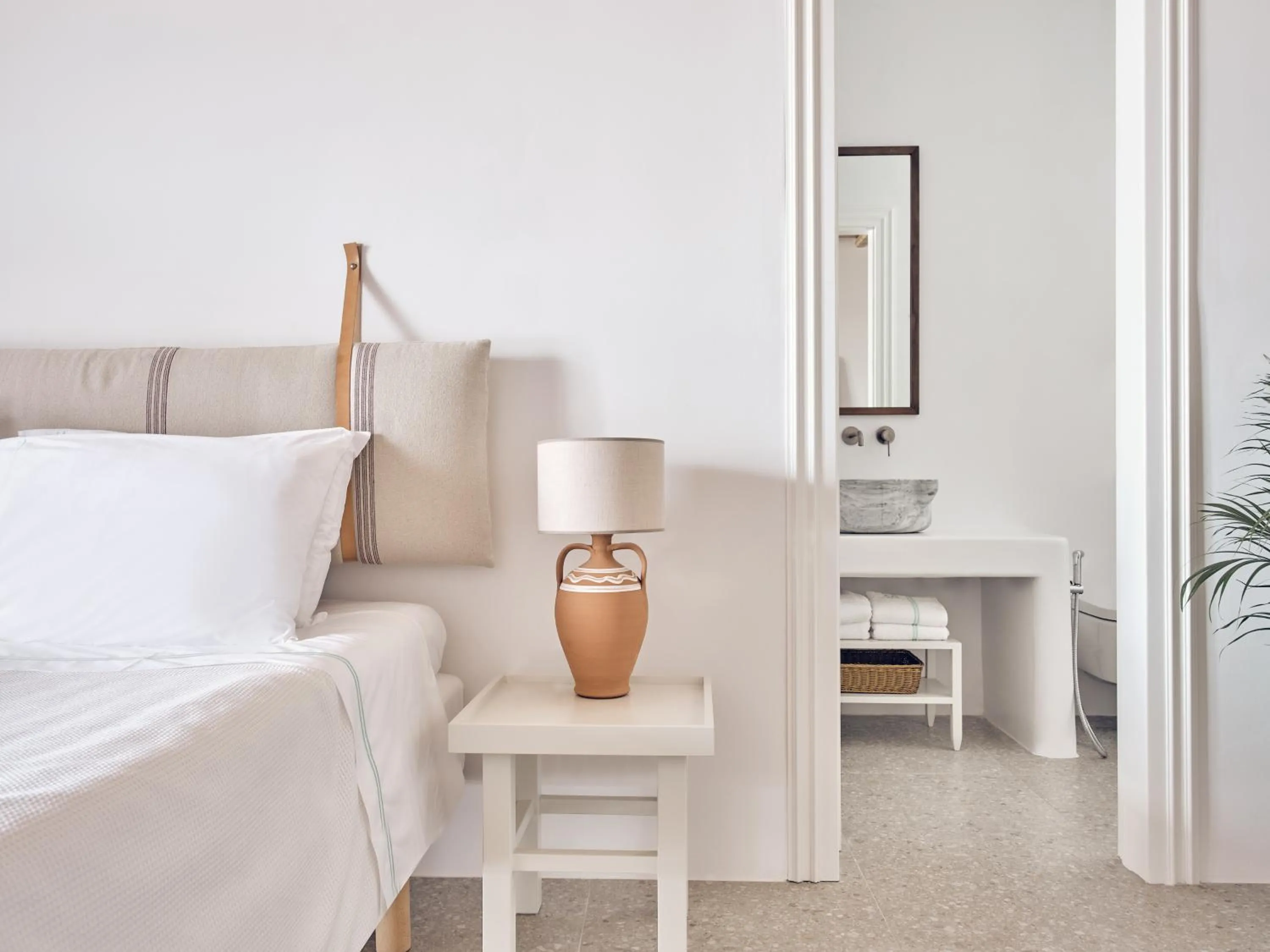 Bed in Belvedere Mykonos - Hilltop Rooms & Suites - The Leading Hotels of the World