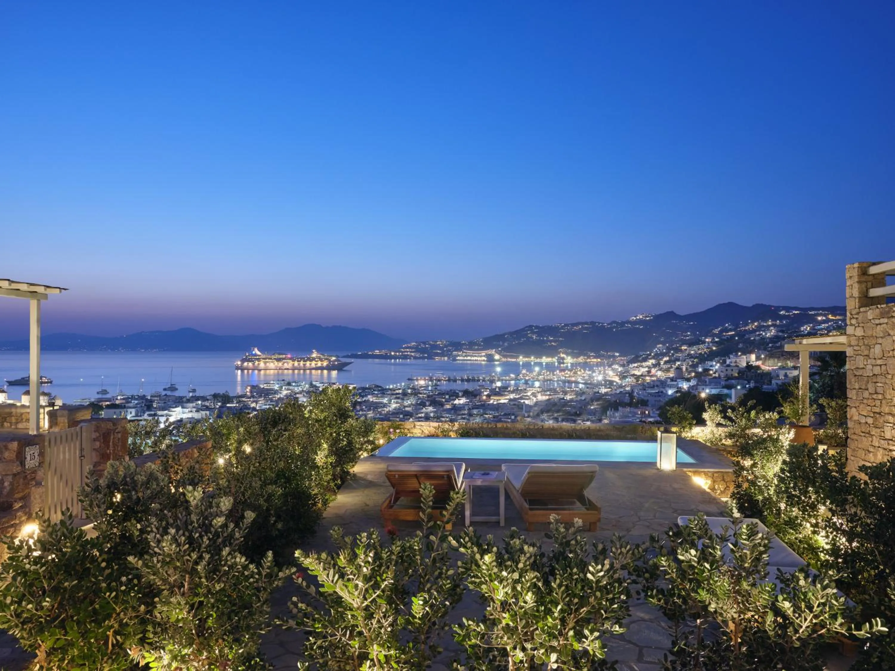 Night in Belvedere Mykonos - Hilltop Rooms & Suites - The Leading Hotels of the World