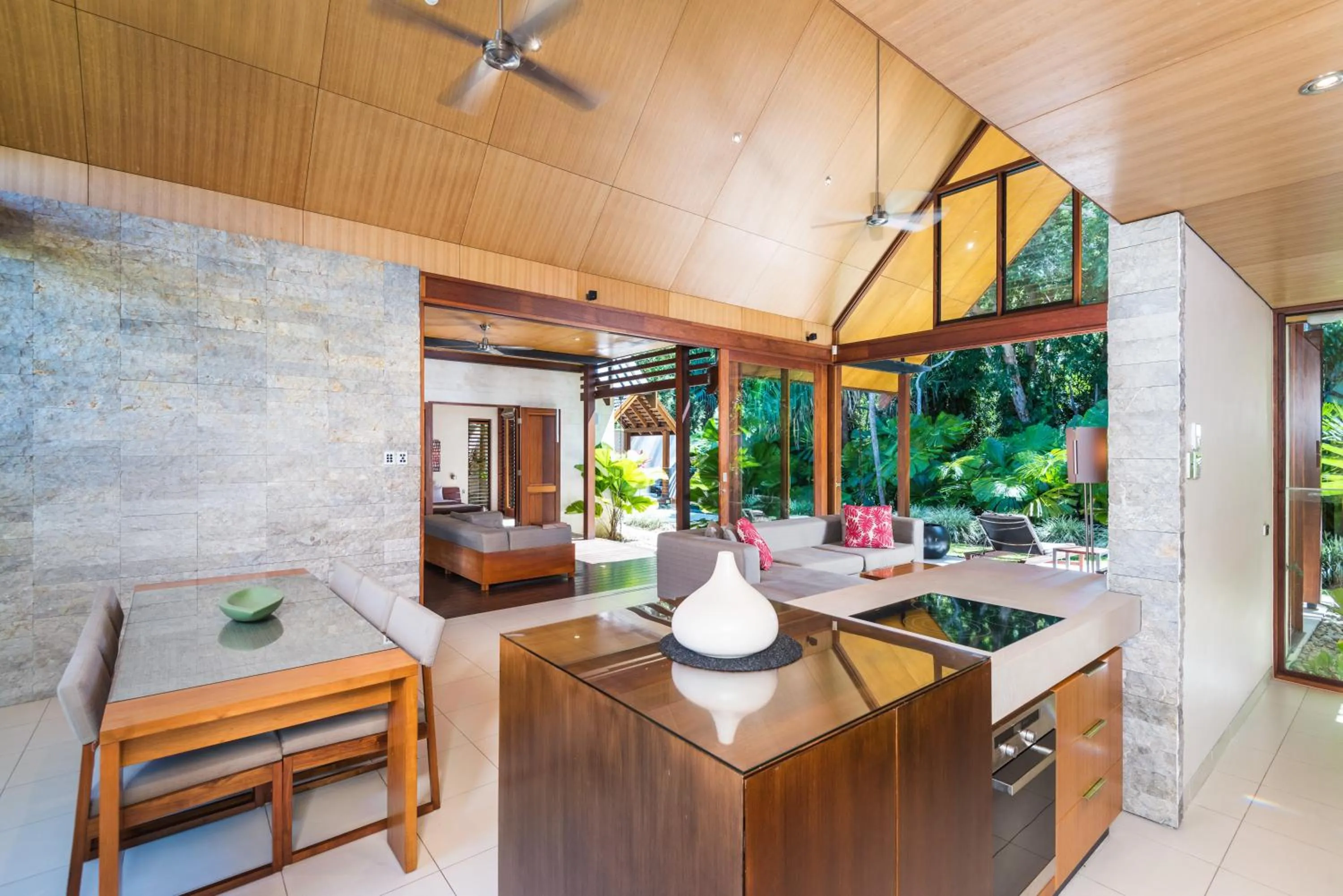 Kitchen or kitchenette in Niramaya Villas and Spa