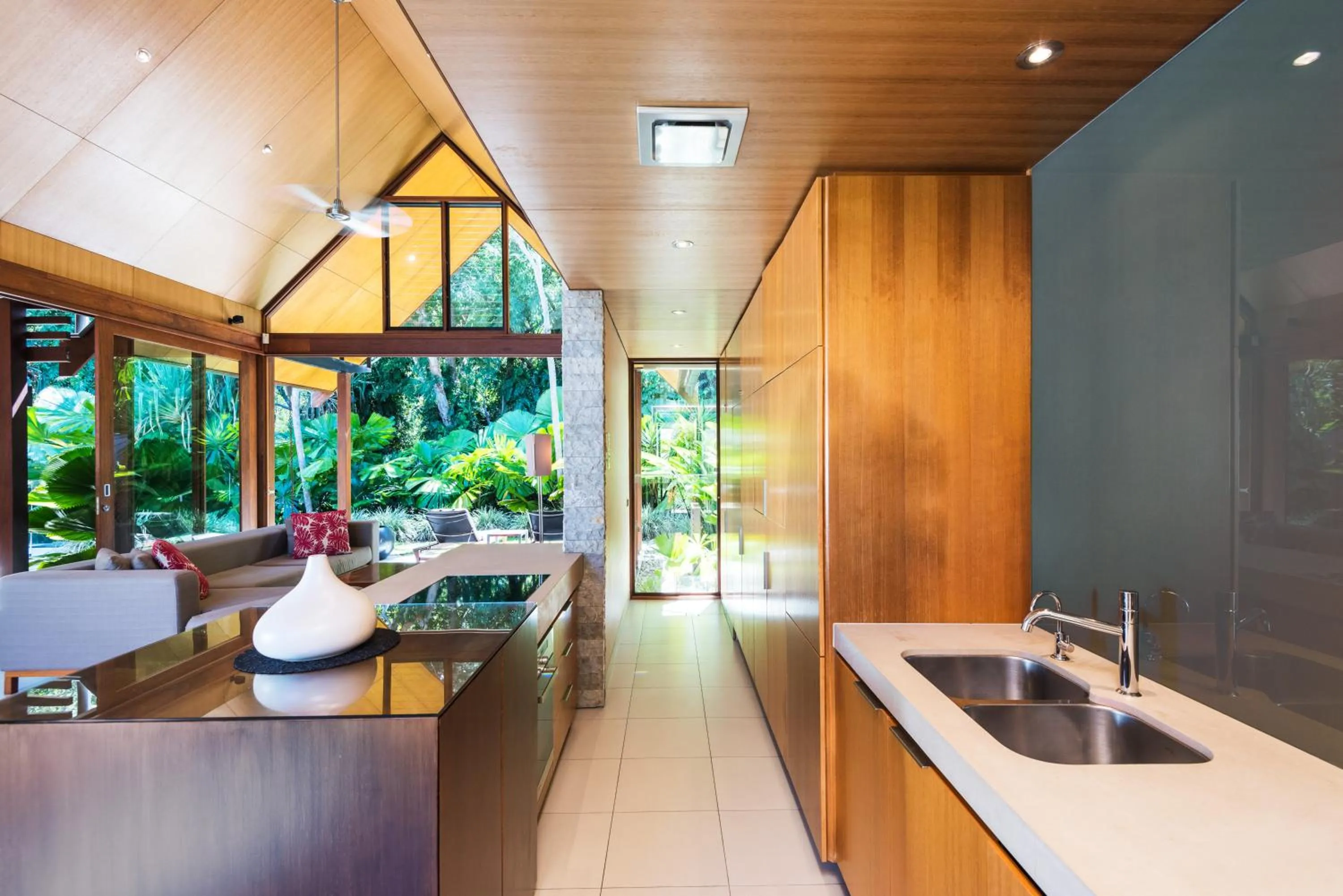 Kitchen or kitchenette in Niramaya Villas and Spa