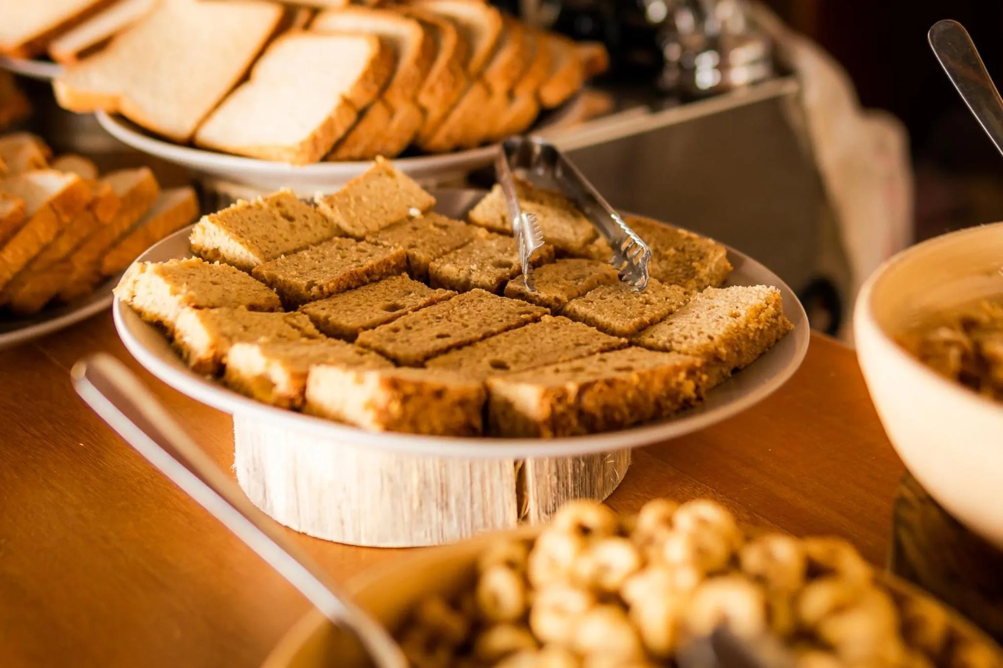 Restaurant/places to eat in Enai