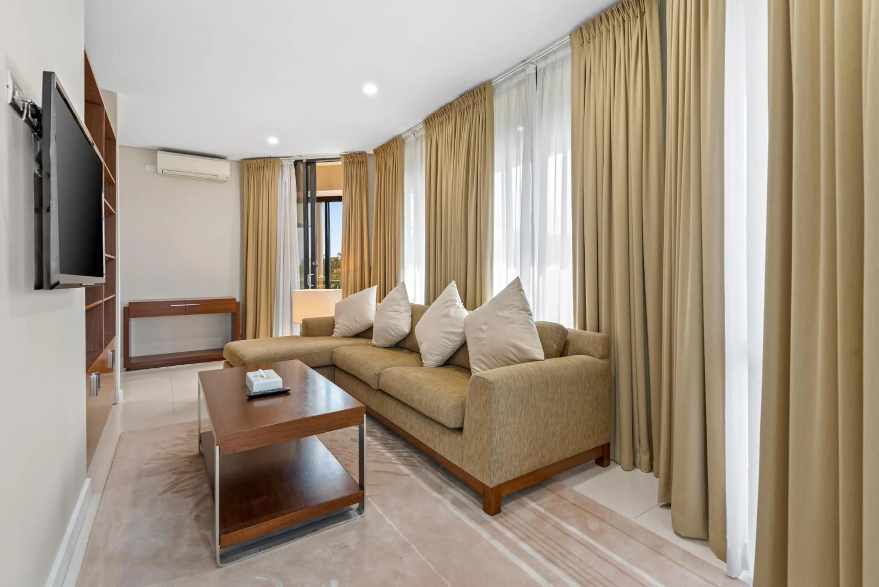 Living room in Amora Hotel Riverwalk Melbourne