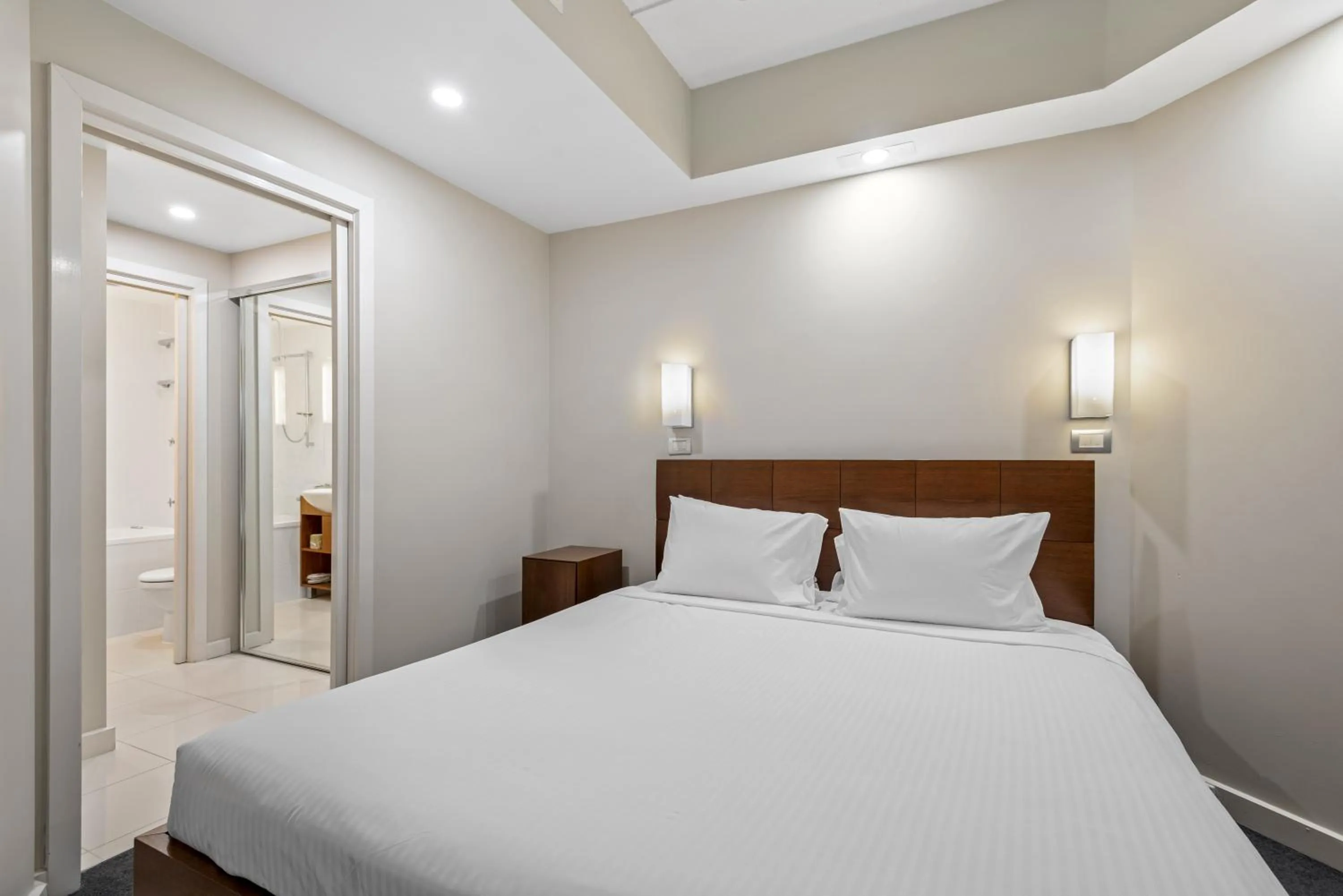 Bathroom, Bed in Amora Hotel Riverwalk Melbourne