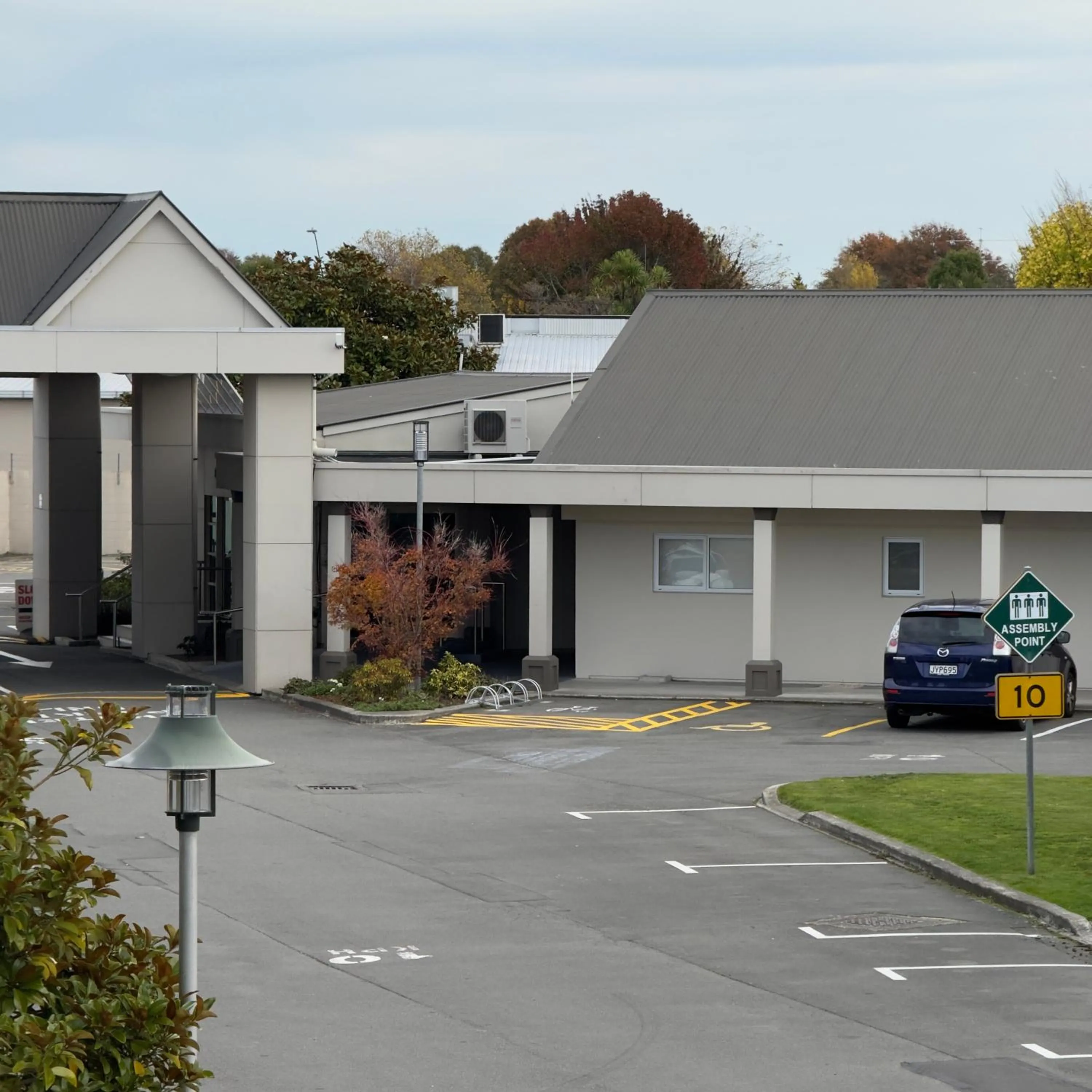 Parking in The Garden Hotel