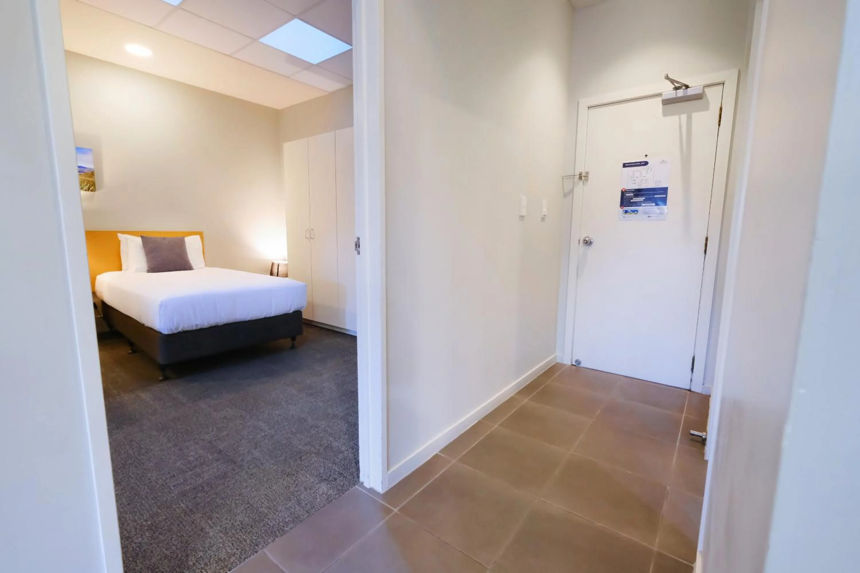 Bedroom, Bed in The Garden Hotel