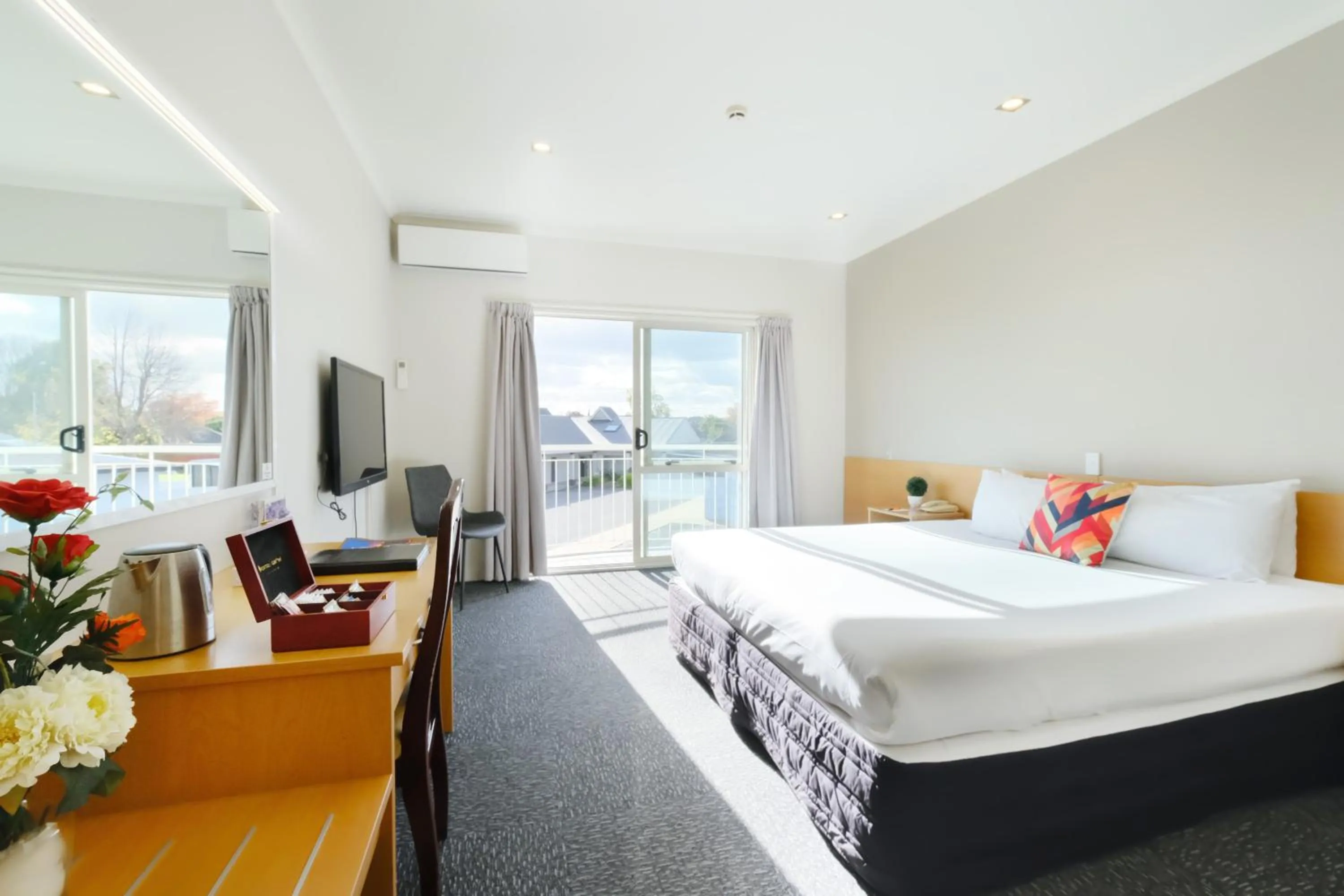 Bedroom, Bed in The Garden Hotel