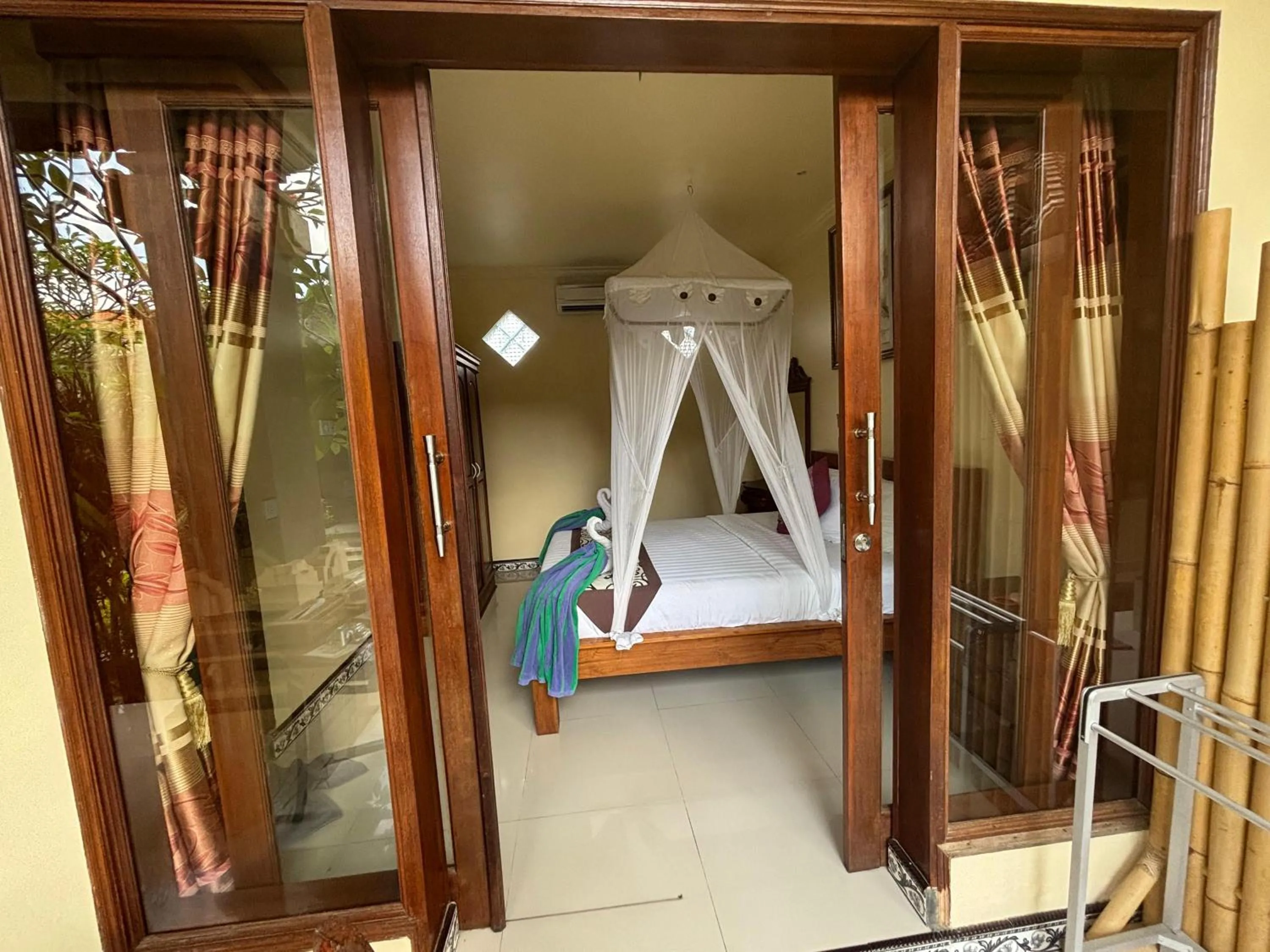 Bed in Suparsa's Homestay