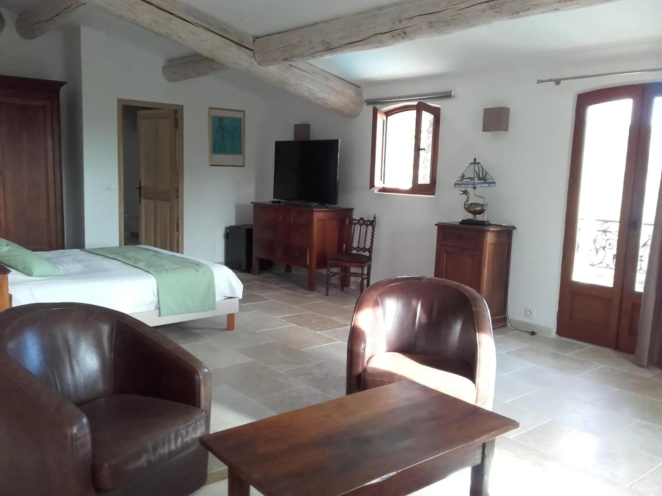 Queen Suite with Pool View in La Bastide de l'Oliveraie Queen Suite with Pool View in La Bastide de l'Oliveraie