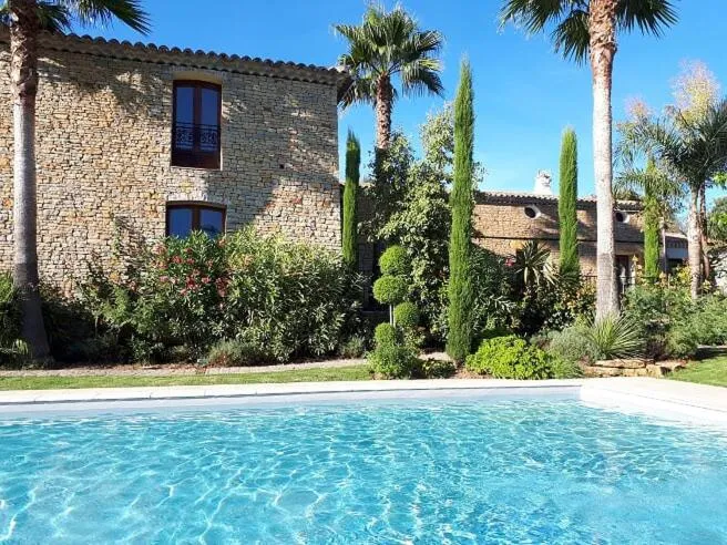 Swimming pool in La Bastide de l'Oliveraie