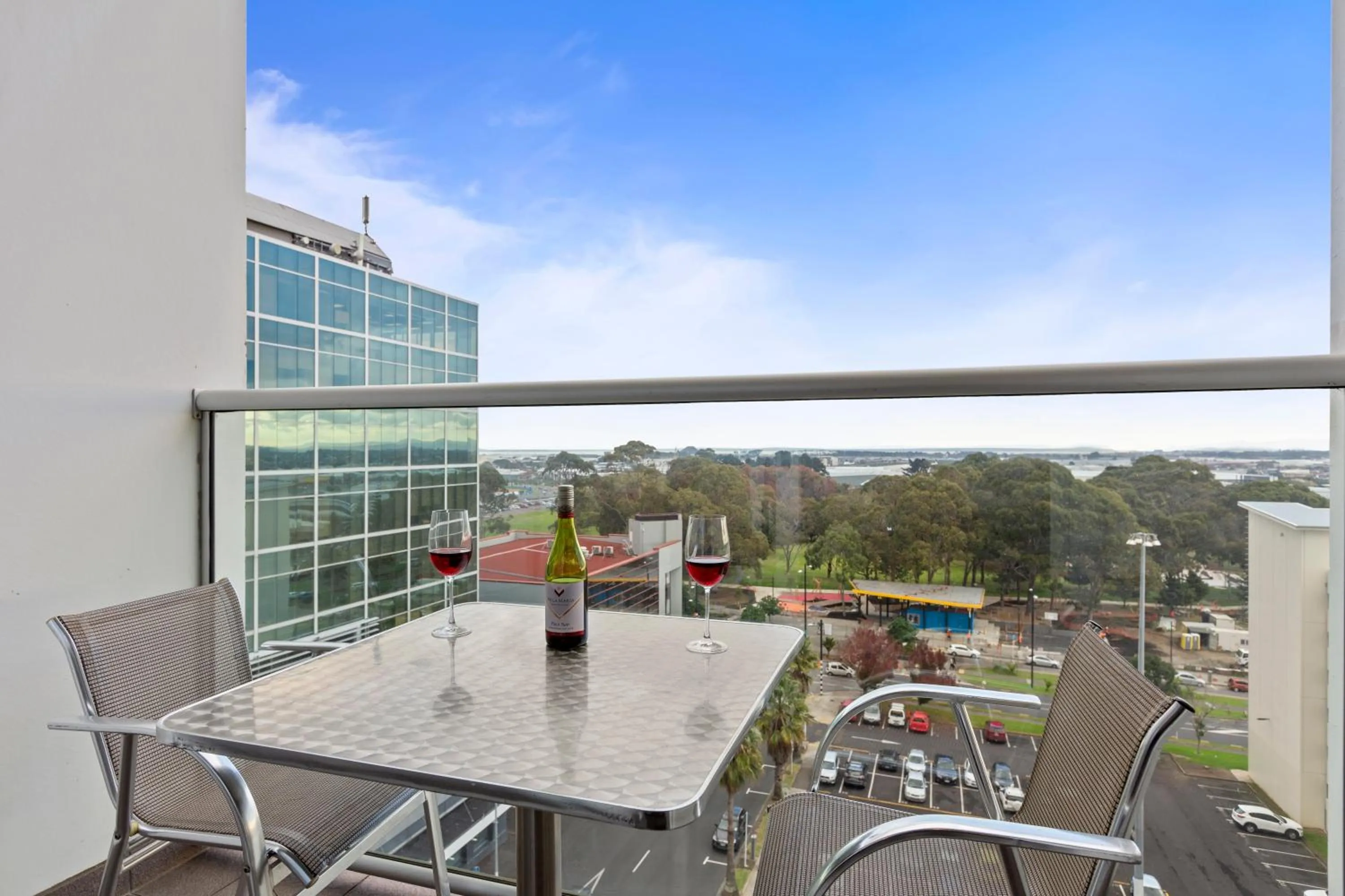 Balcony/Terrace in Proximity Apartments Manukau / Auckland Airport